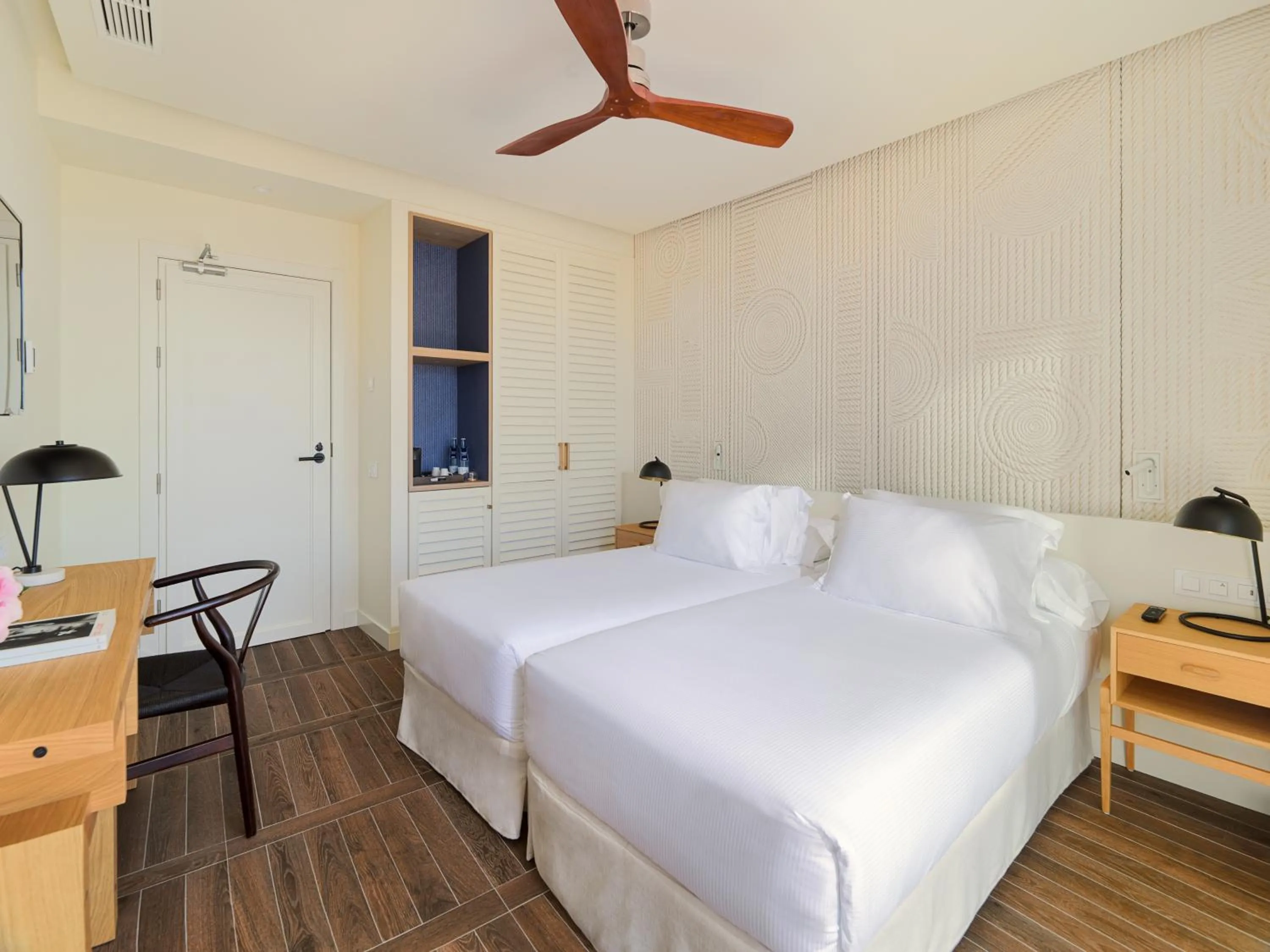 Bedroom, Bed in H10 Imperial Tarraco 4 Sup