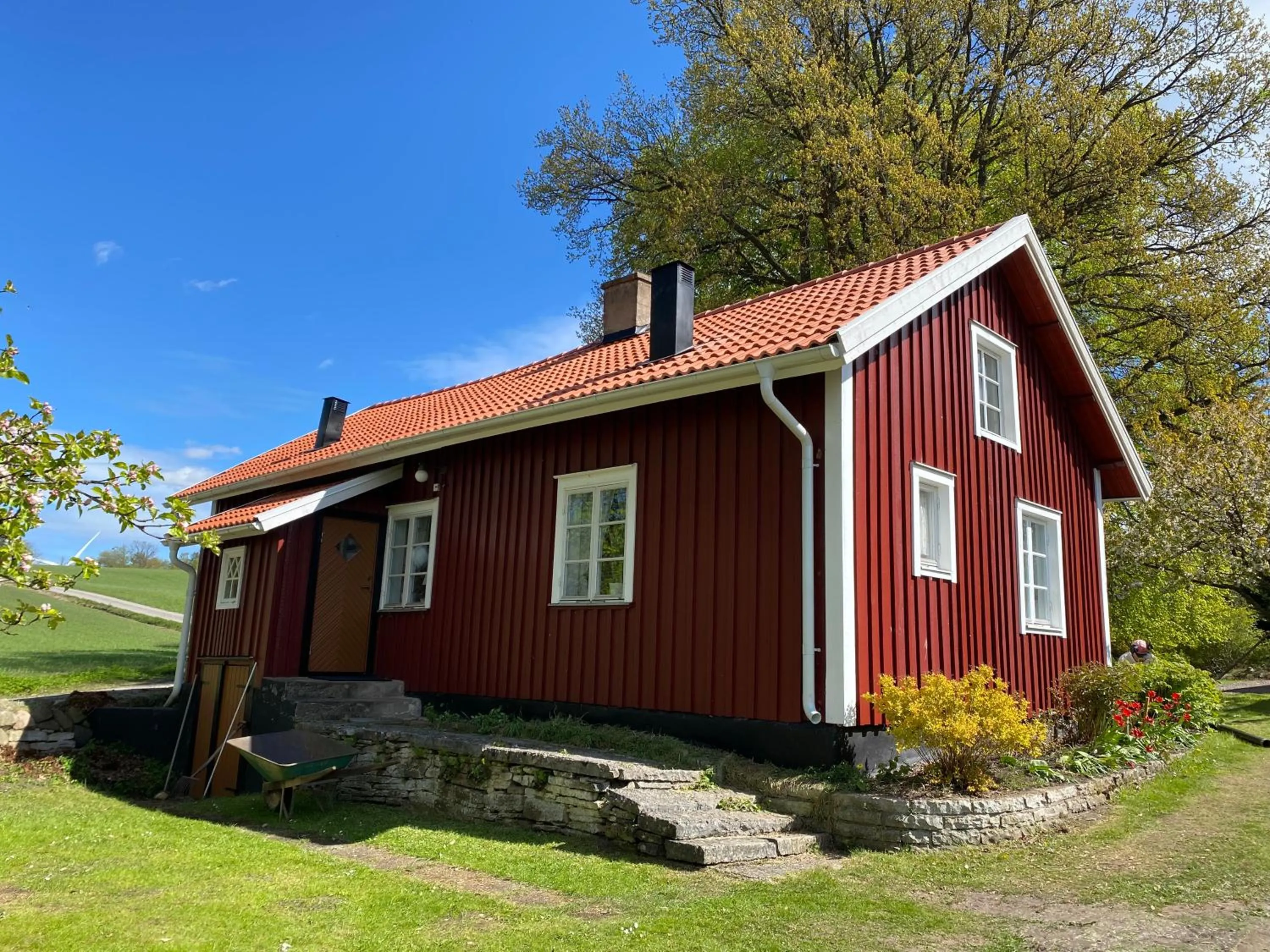 Property building in Stenbrottets lillstuga