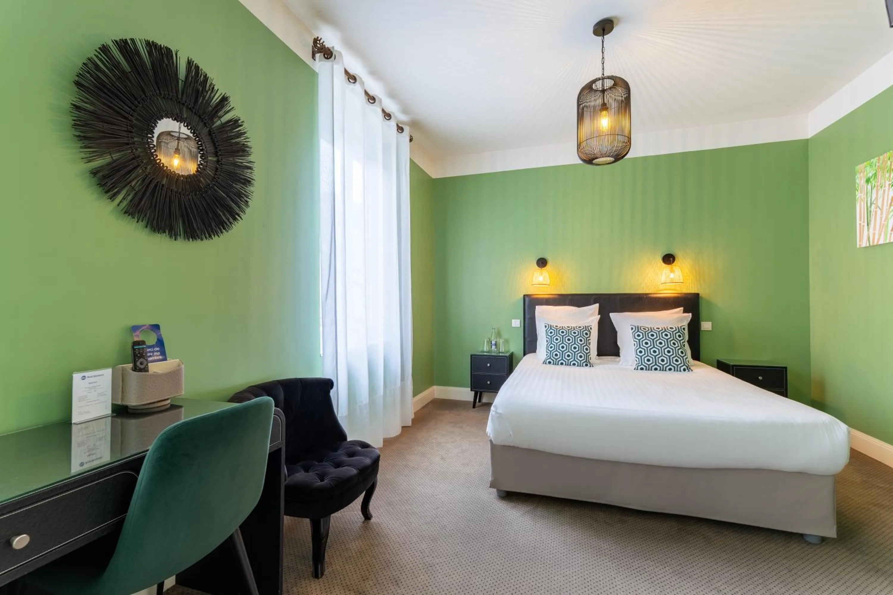 Bedroom, Bed in Best Western Hôtel Brittany La Baule Centre & Plages