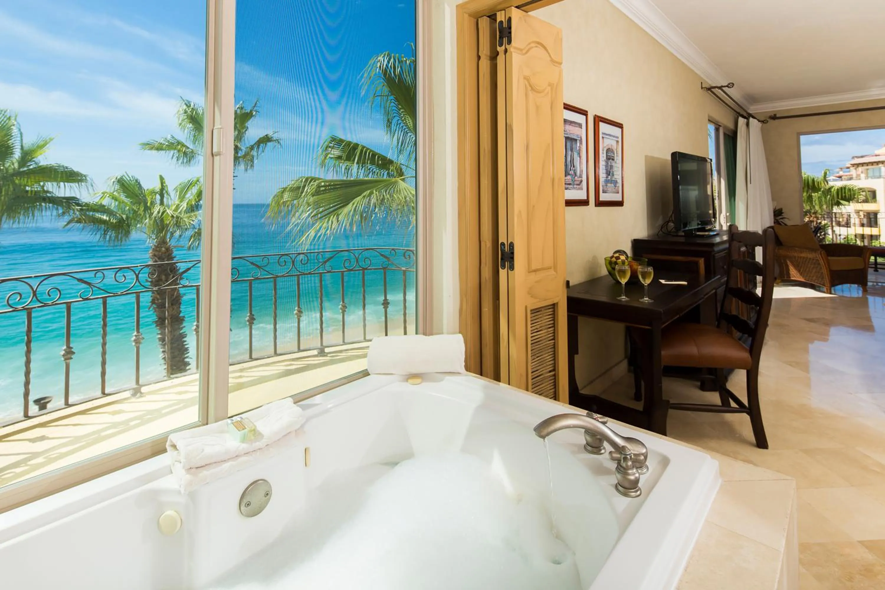 Hot Tub in Cabo La Estancia