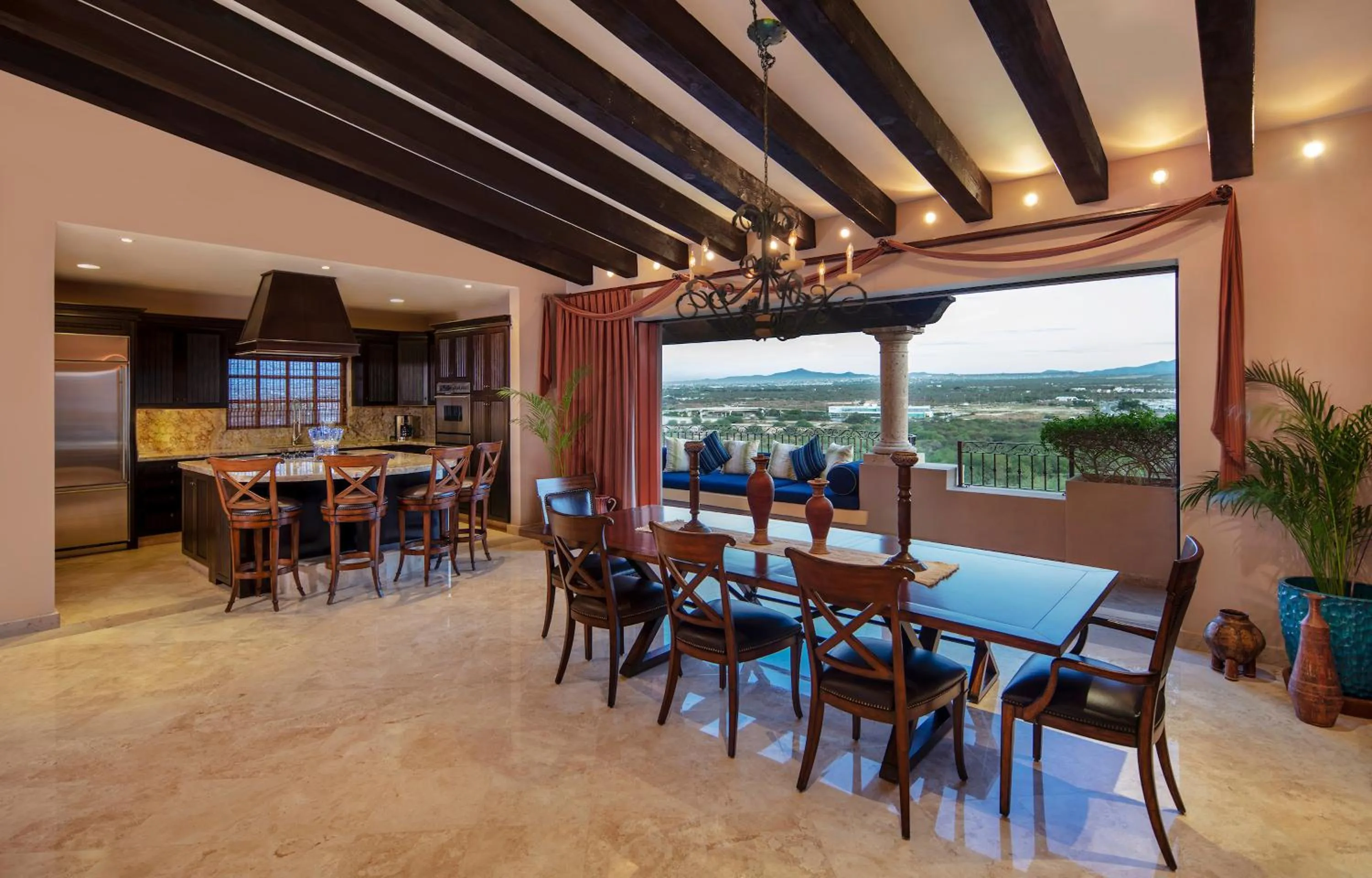 Dining area in Cabo La Estancia