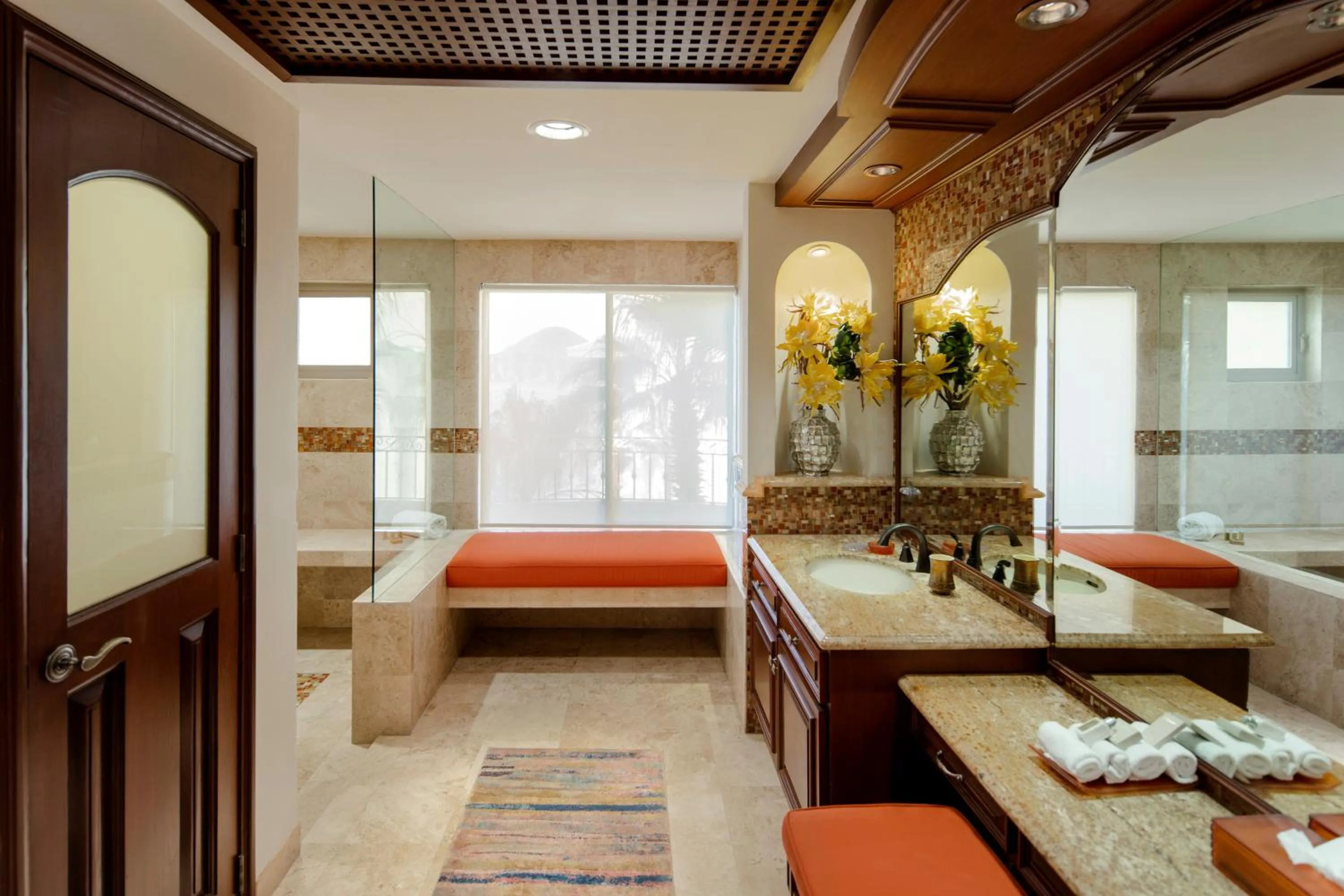 Bathroom, Bed in Cabo La Estancia