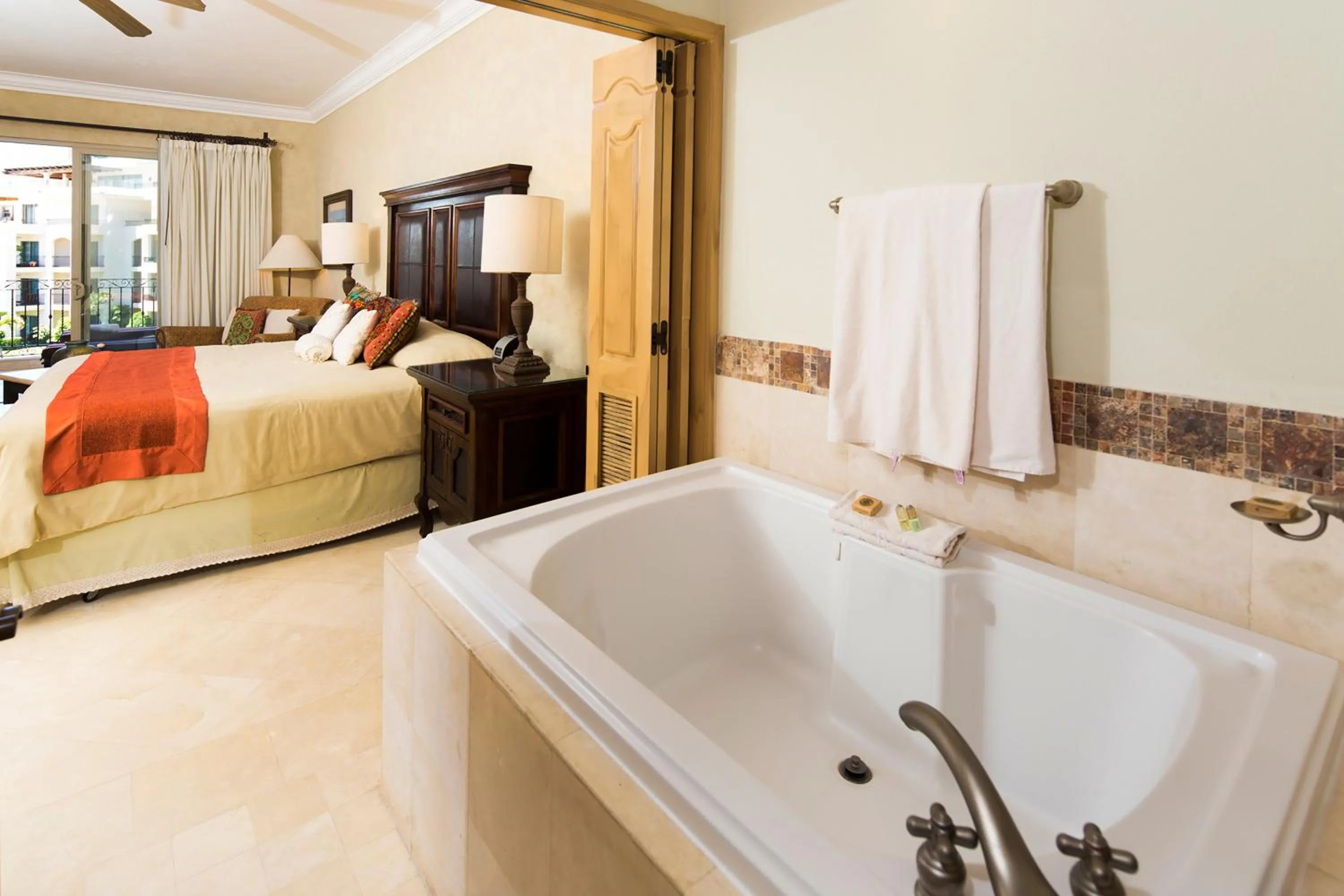 Hot Tub, Bed in Cabo La Estancia