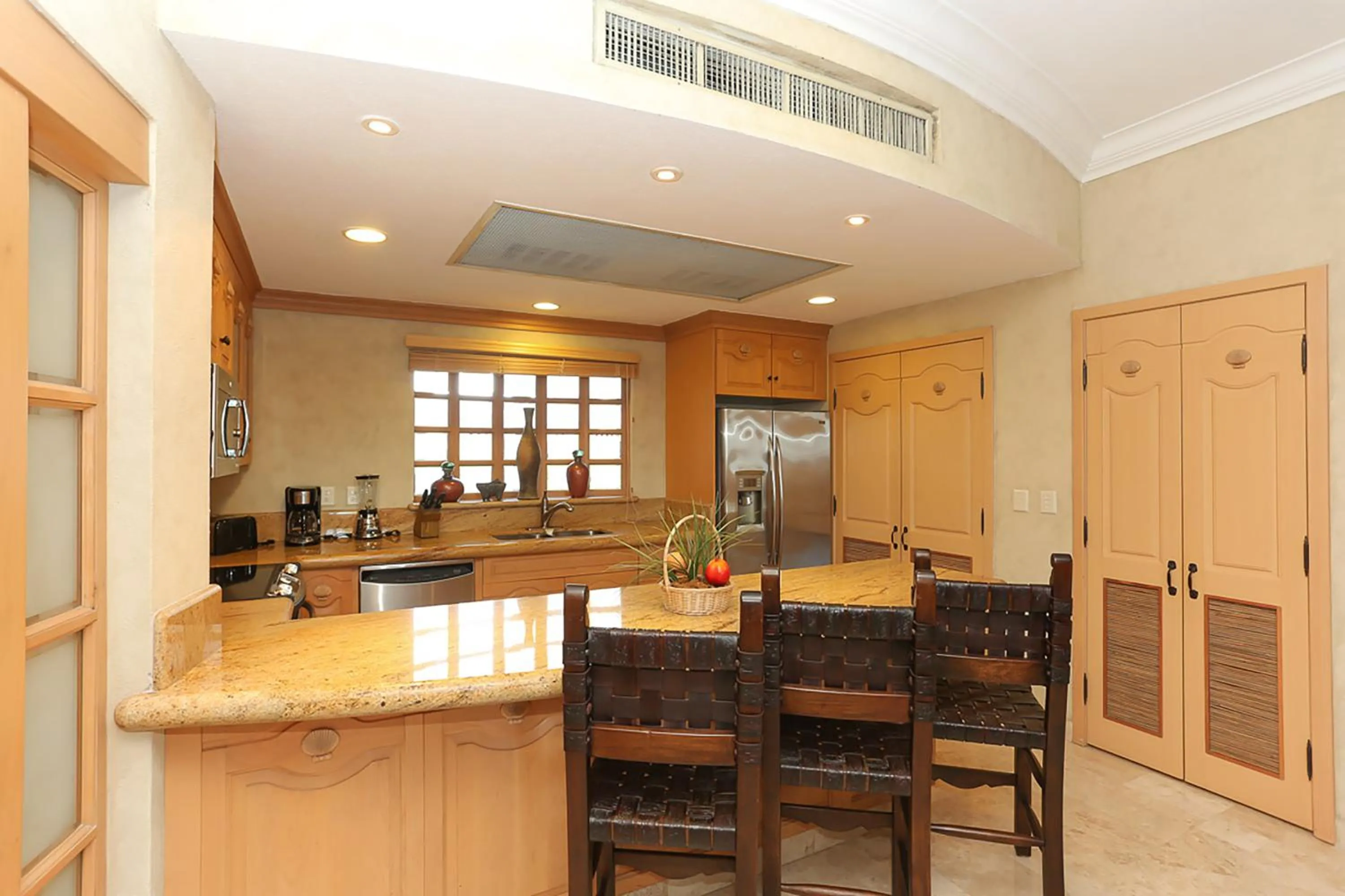 Kitchen or kitchenette in Cabo La Estancia