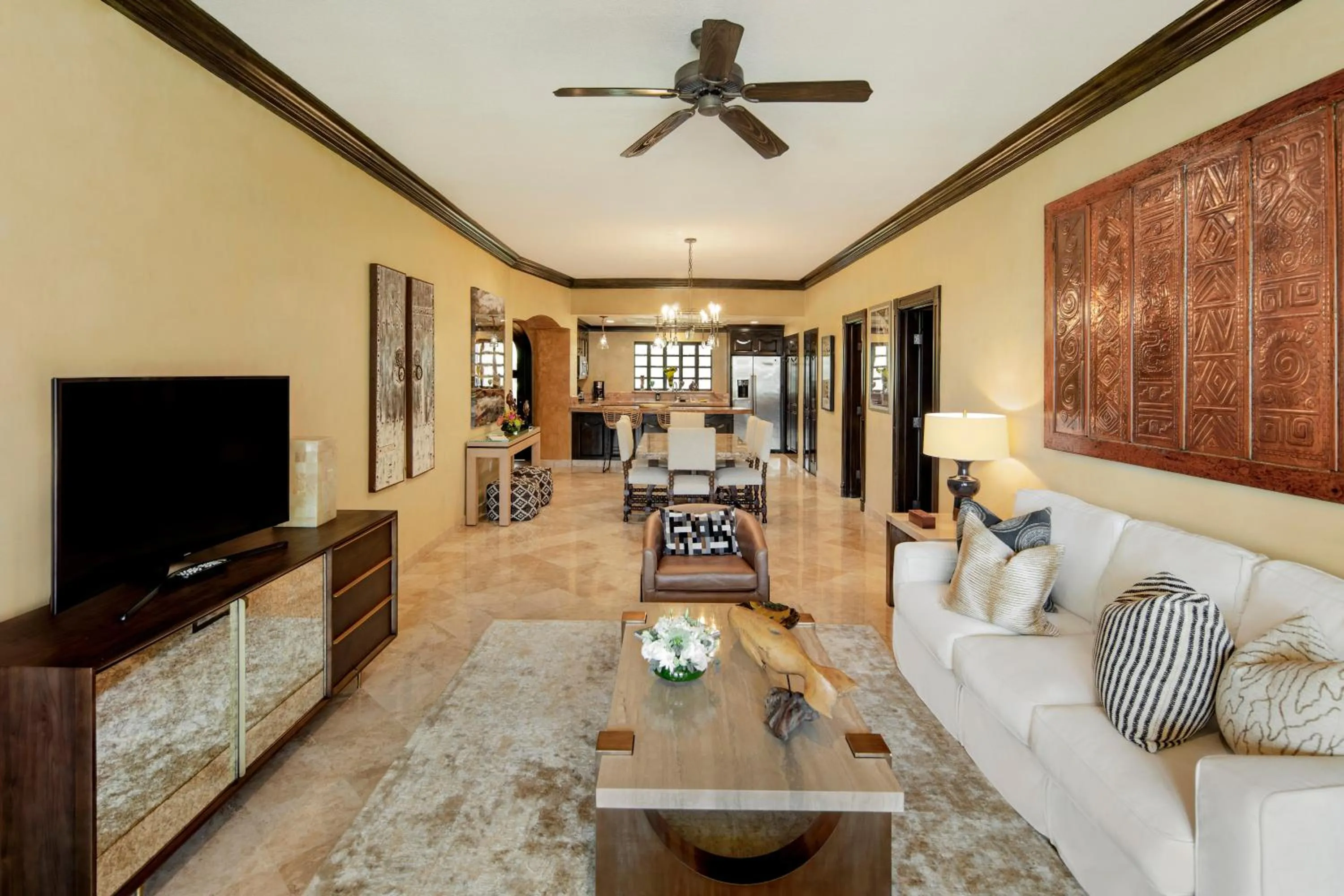 TV and multimedia in Cabo La Estancia