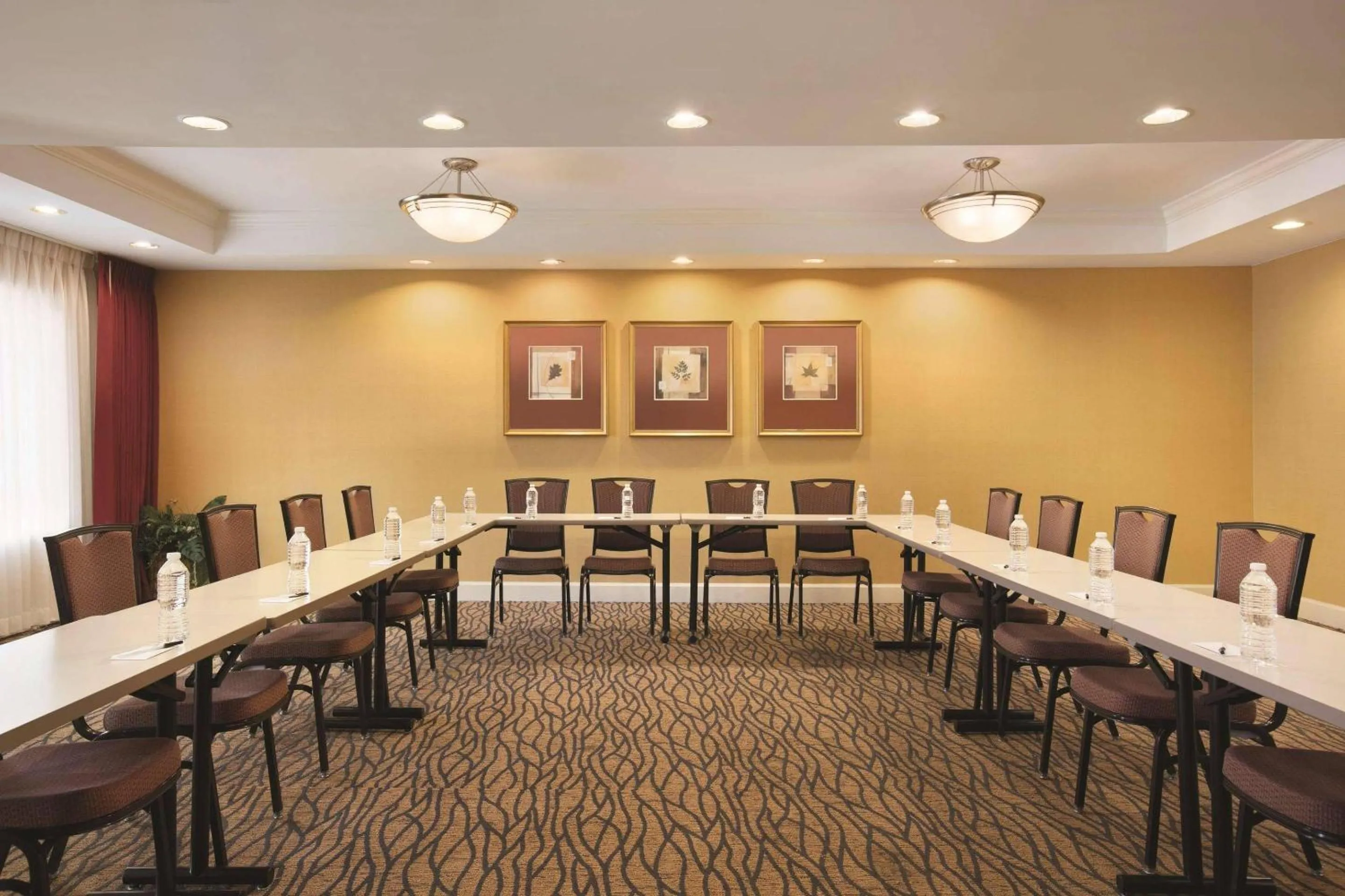 Meeting/conference room in Country Inn & Suites By Radisson, Atlanta Airport North, GA