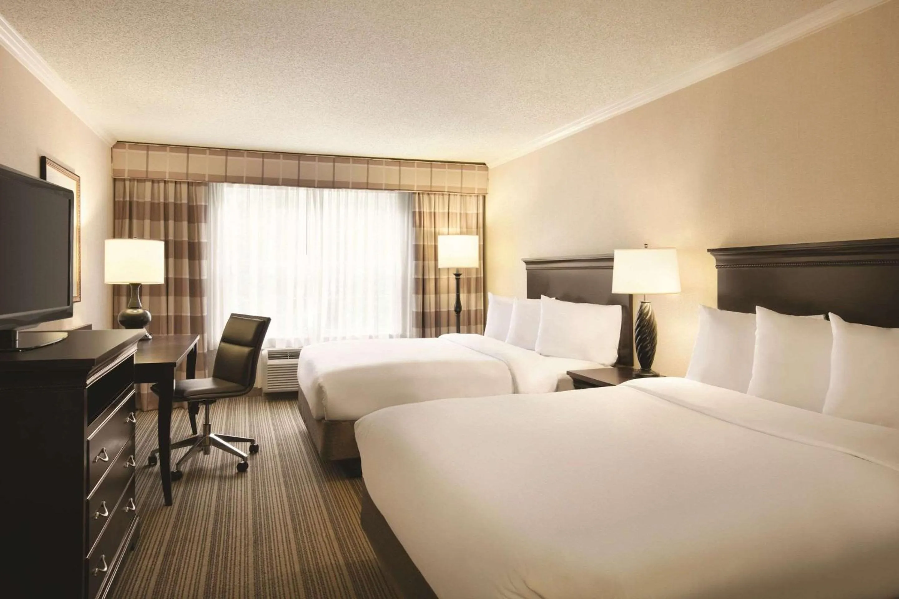 Bedroom, Bed in Country Inn & Suites By Radisson, Atlanta Airport North, GA