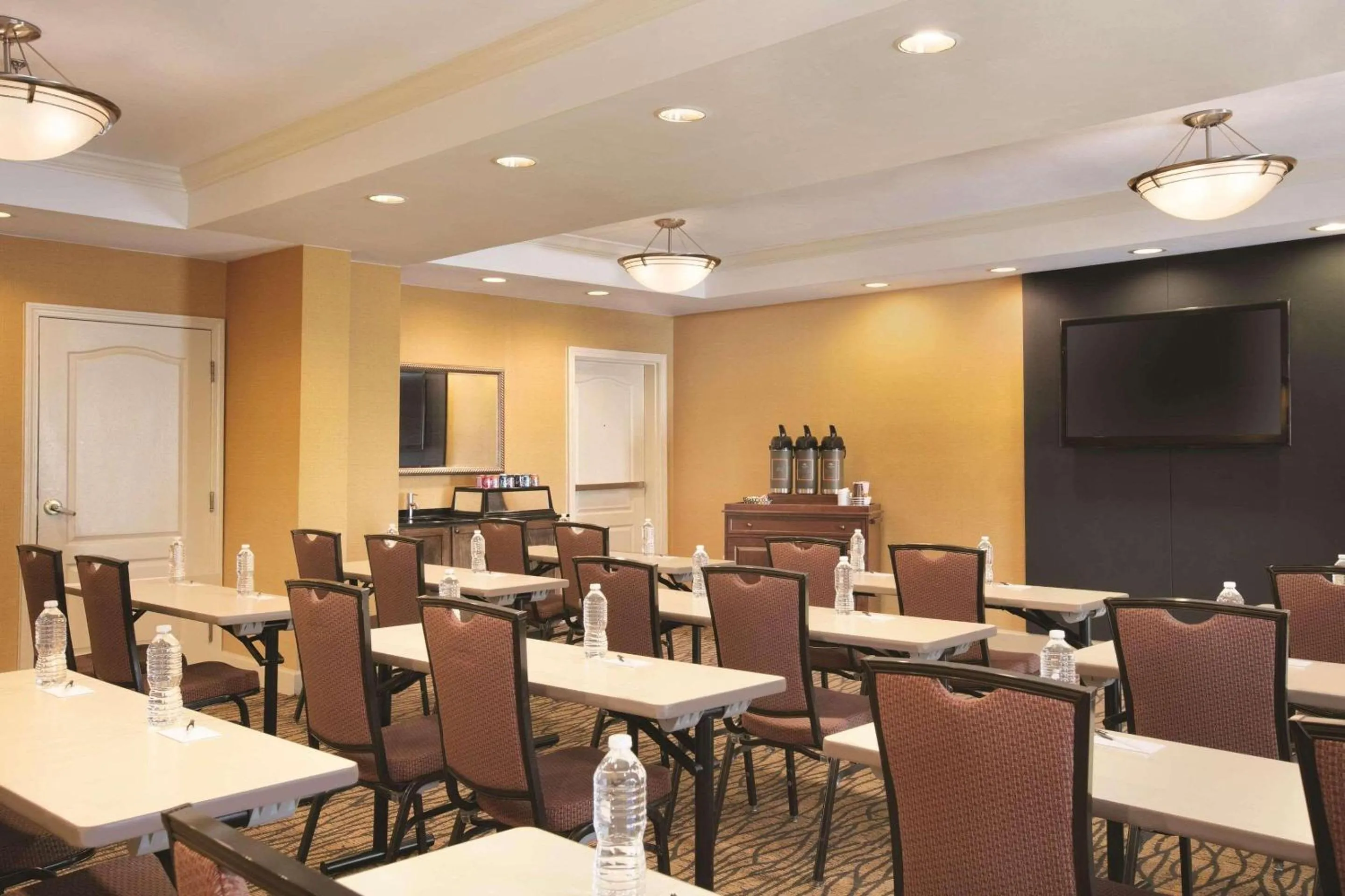Meeting/conference room in Country Inn & Suites By Radisson, Atlanta Airport North, GA