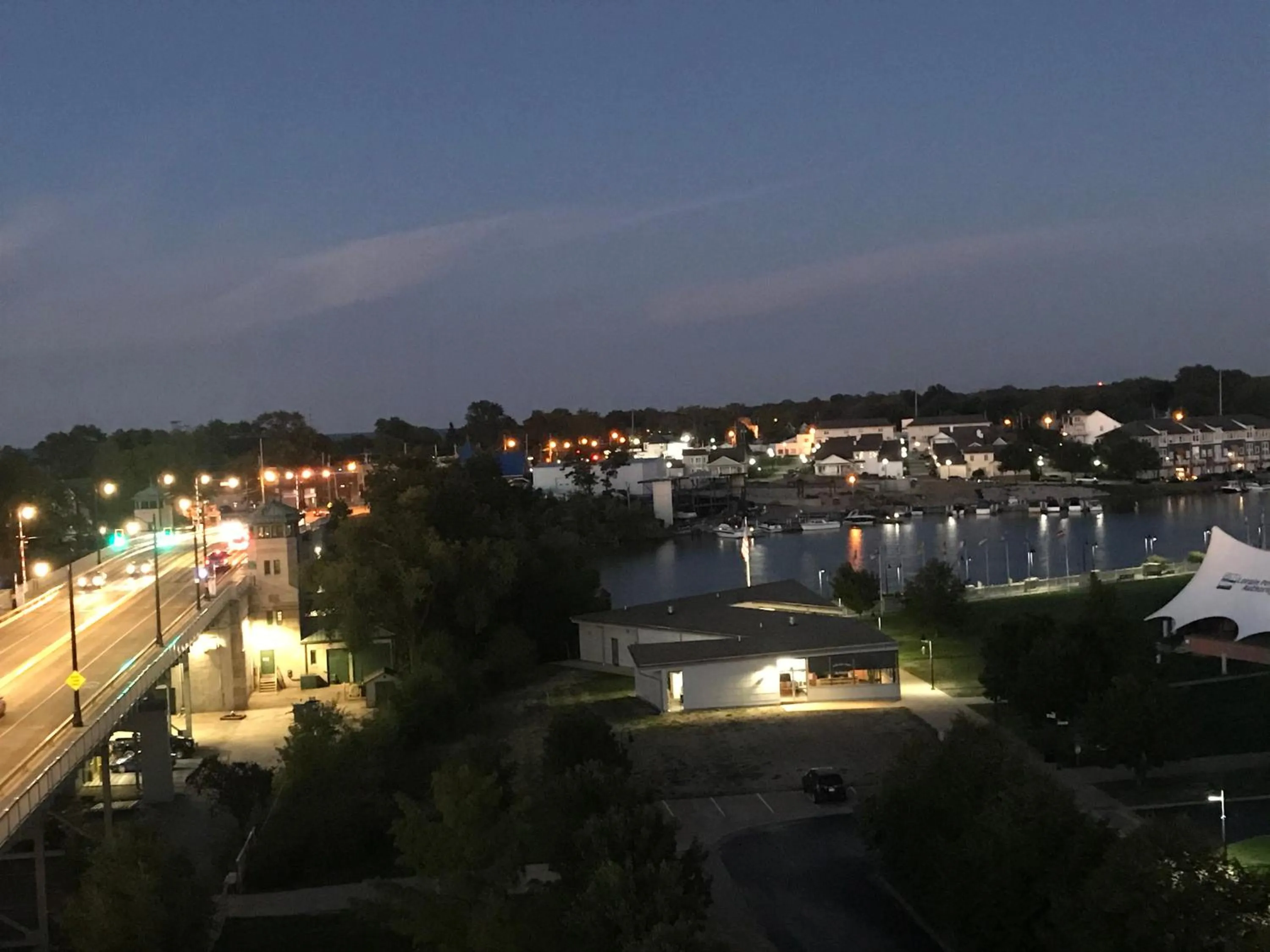 Night in Ariel Broadway Hotel