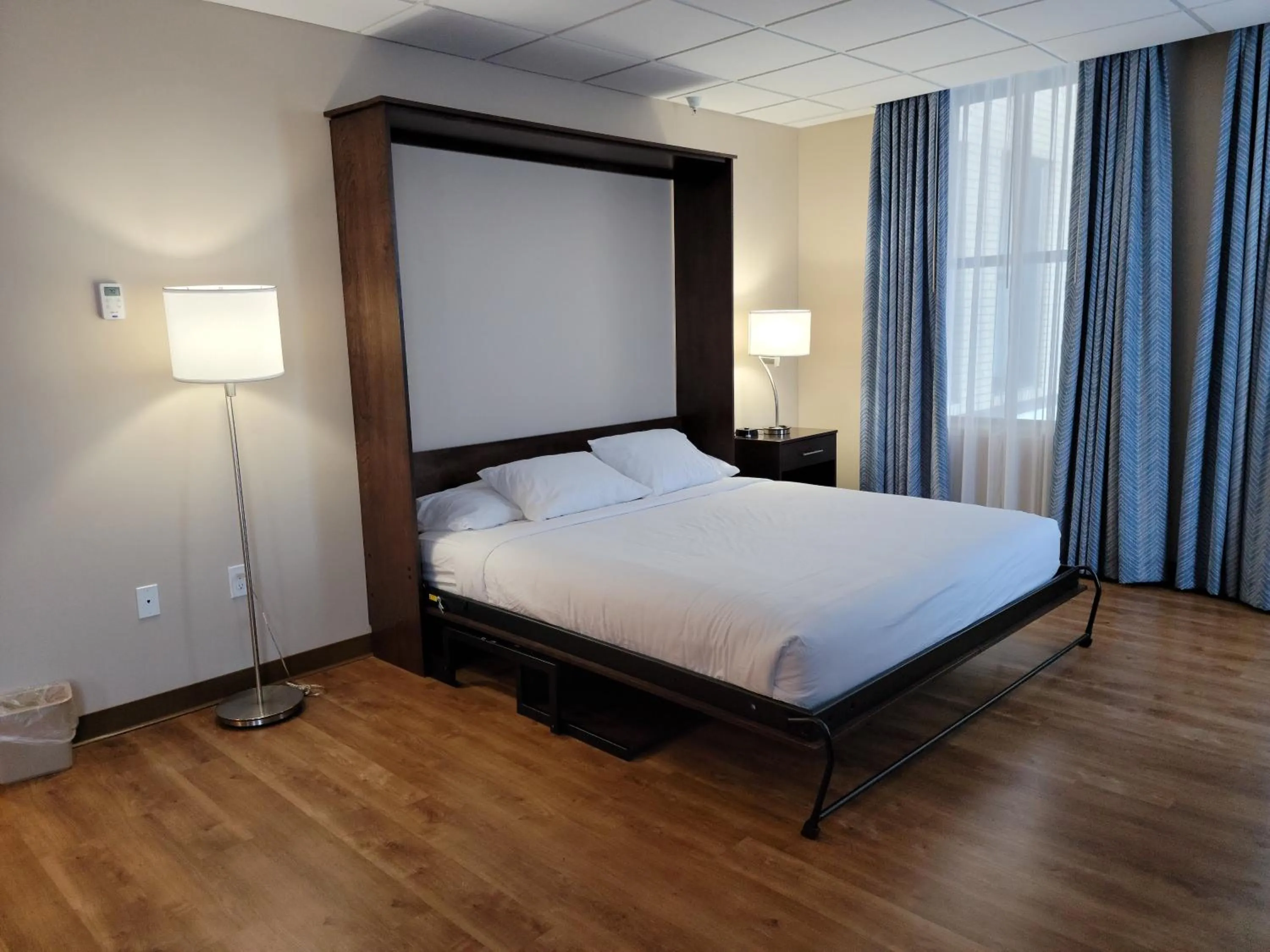 Bed in Ariel Broadway Hotel