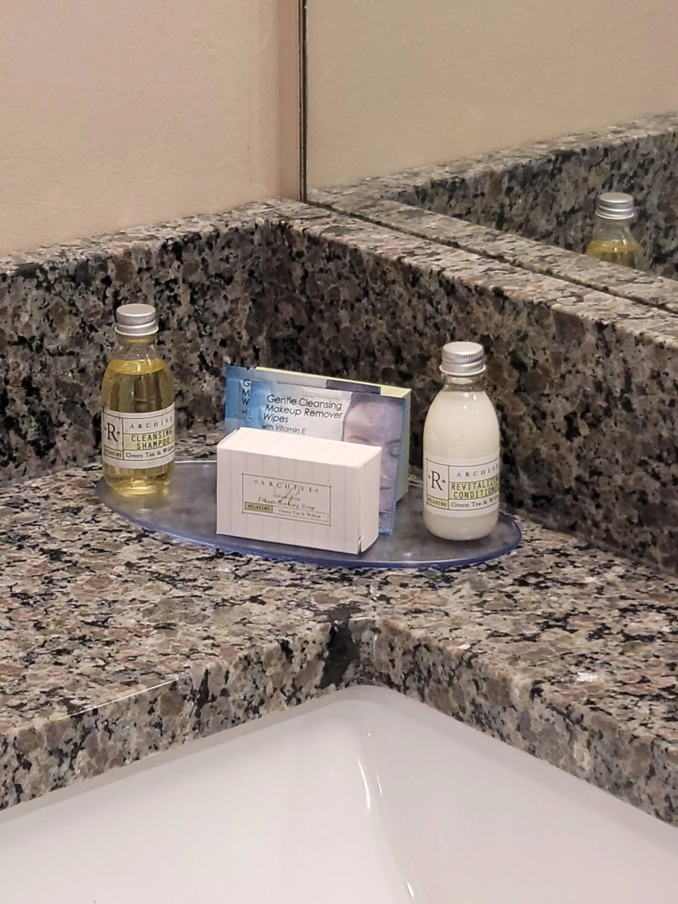 Shower in Ariel Broadway Hotel