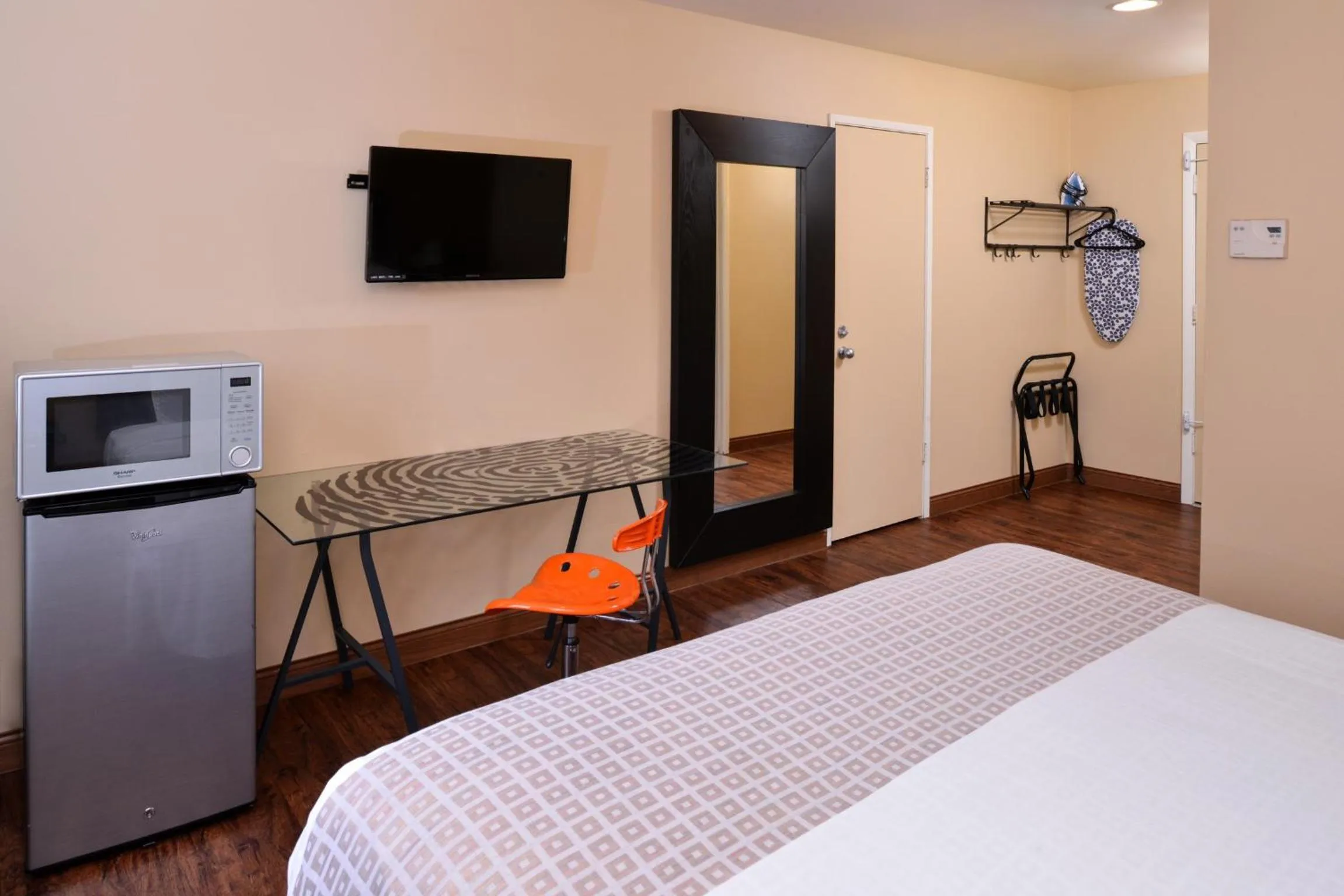 Bedroom, Bed in Valued Stay Madison