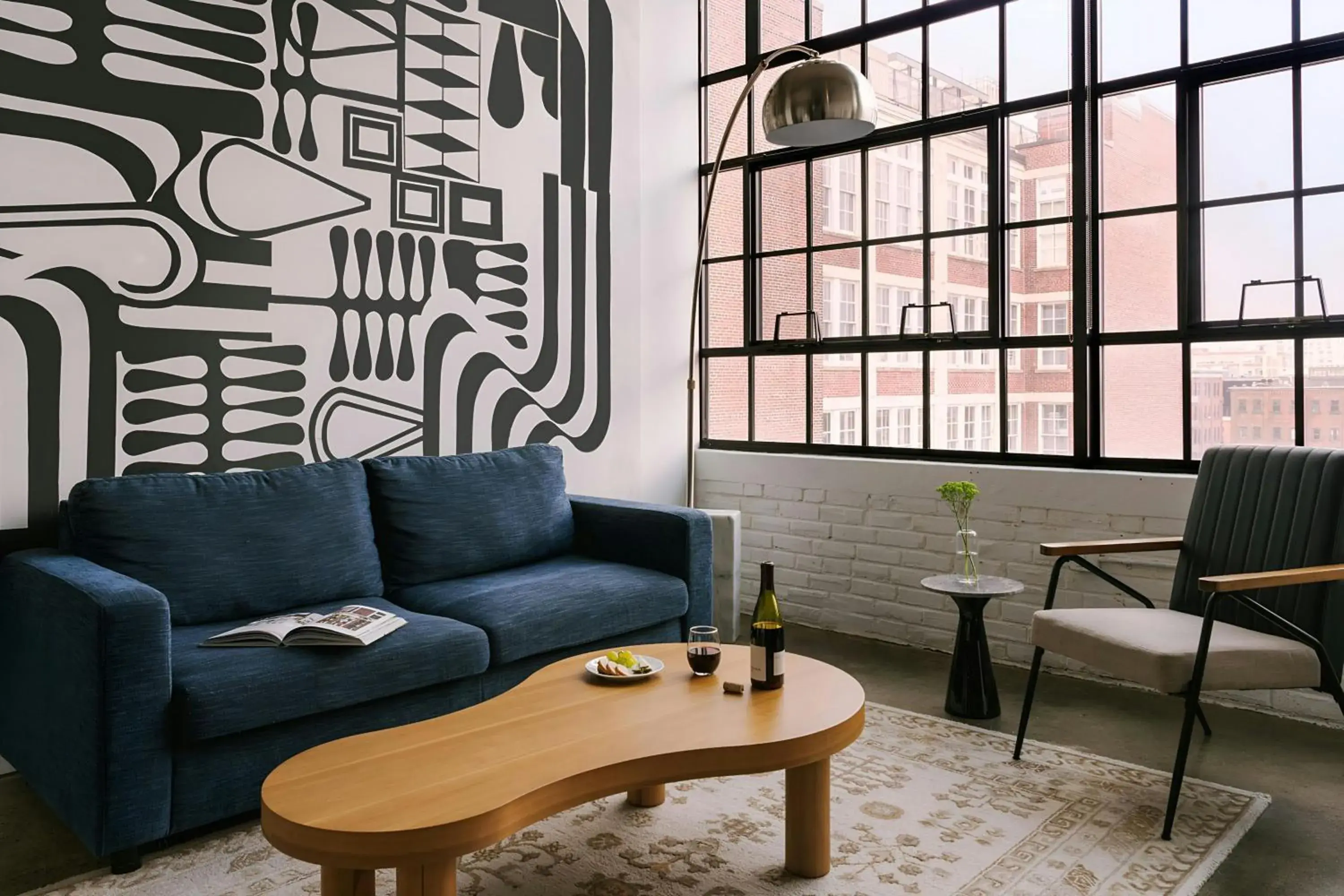 One-Bedroom Apartment with Queen Bed and Mural View in Sonder by Marriott Bonvoy The Heid Apartments Loft District One-Bedroom Apartment with Queen Bed and Mural View in Sonder by Marriott Bonvoy The Heid Apartments Loft District