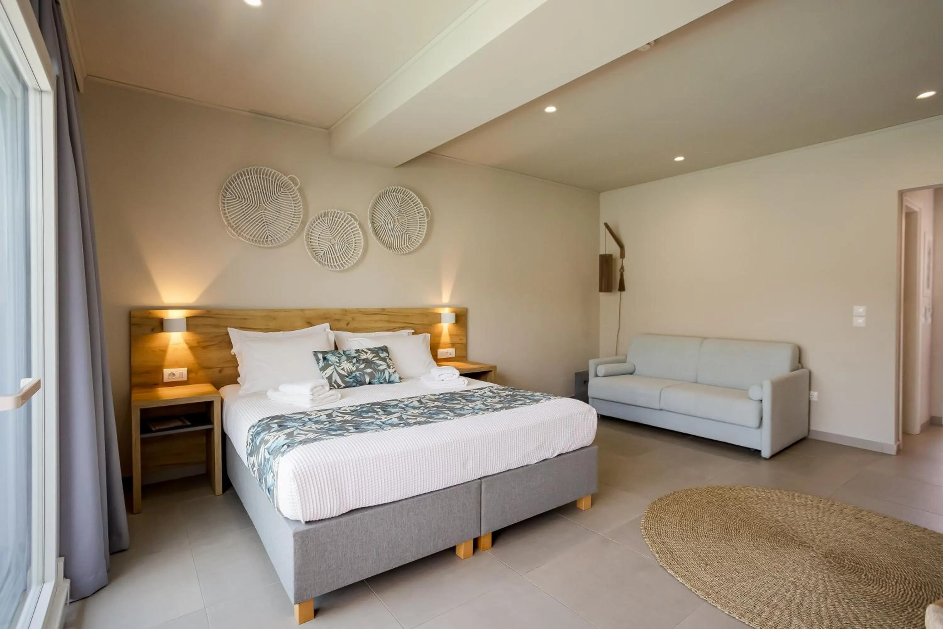 Photo of the whole room, Bed in Sarpidon Suites