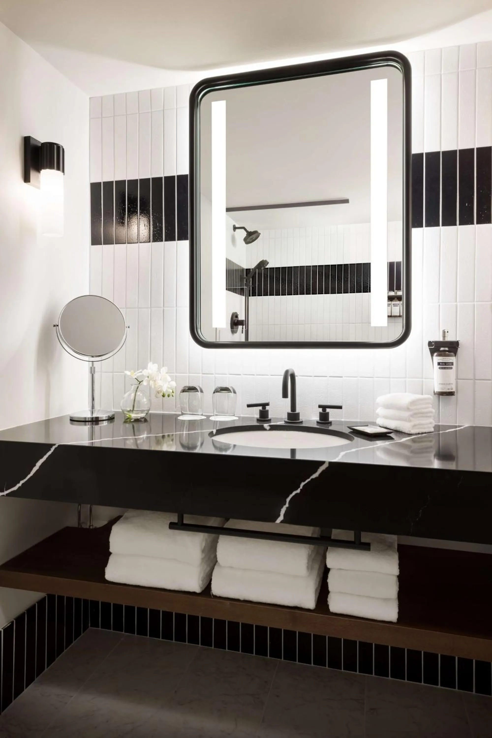 Bathroom in Hyatt Regency San Francisco Downtown SOMA