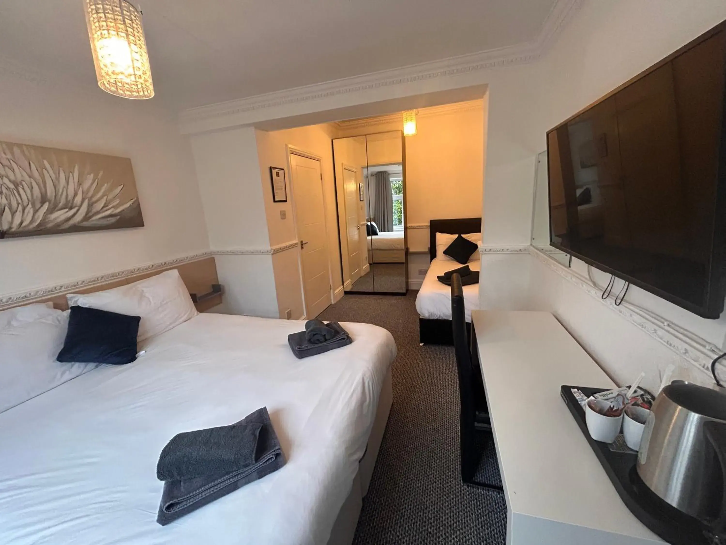 Standard Triple Room - single occupancy in Charnwood Regency Guest House Standard Triple Room - single occupancy in Charnwood Regency Guest House