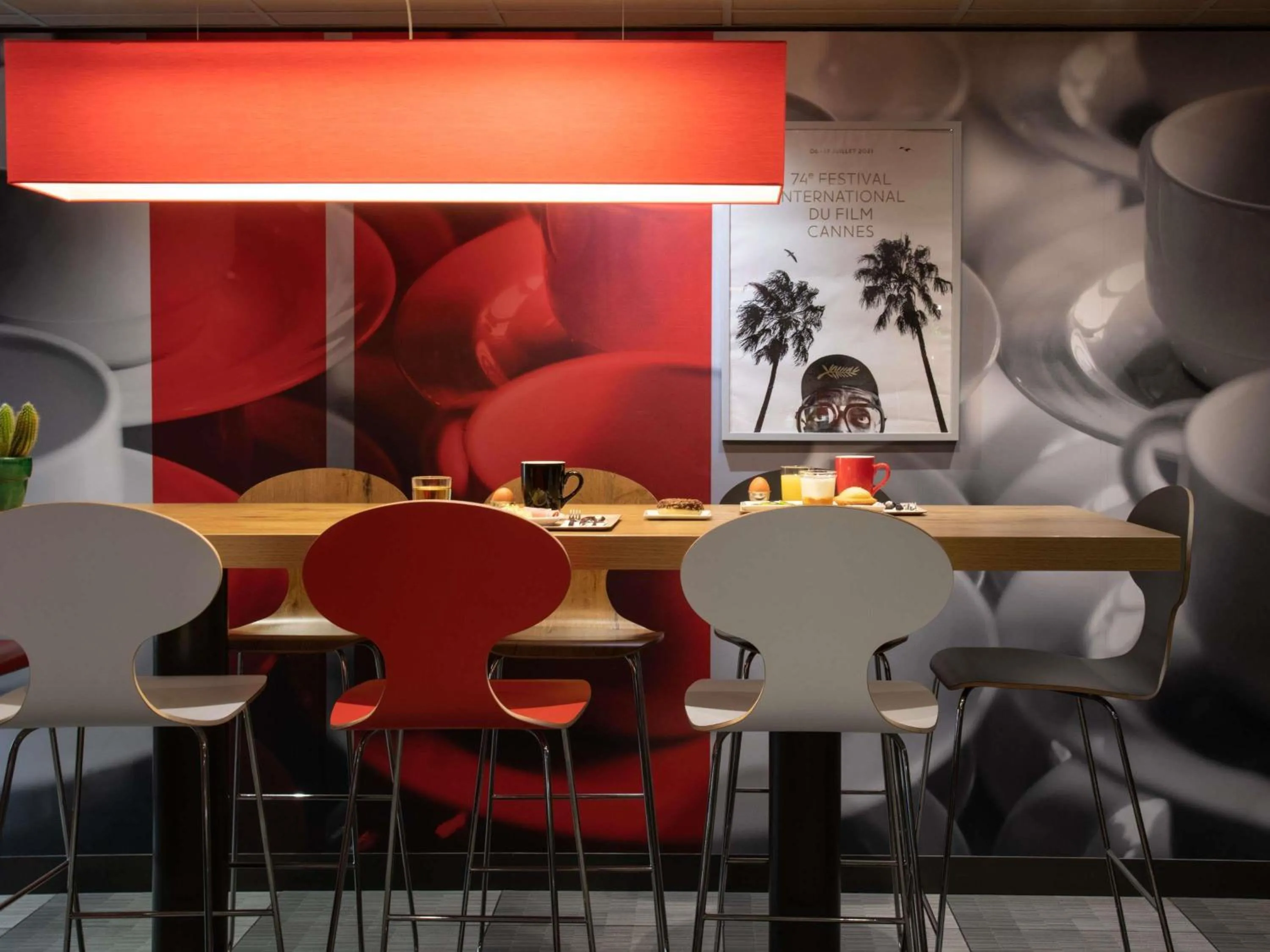 Property building in ibis Cannes Centre