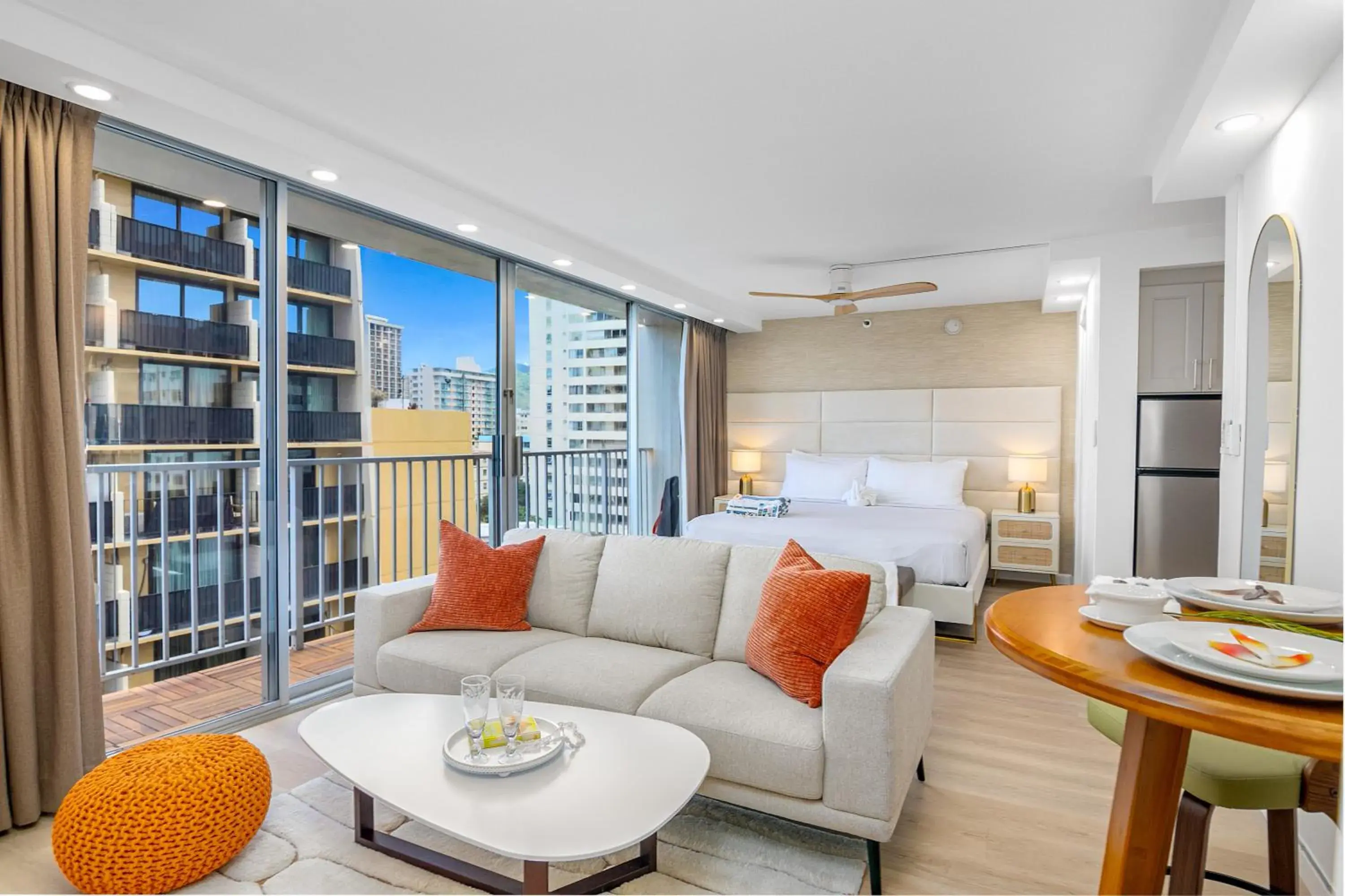 Steps to Waikiki Beach! Newly Renovated with 75" TV Steps to Waikiki Beach! Newly Renovated with 75" TV