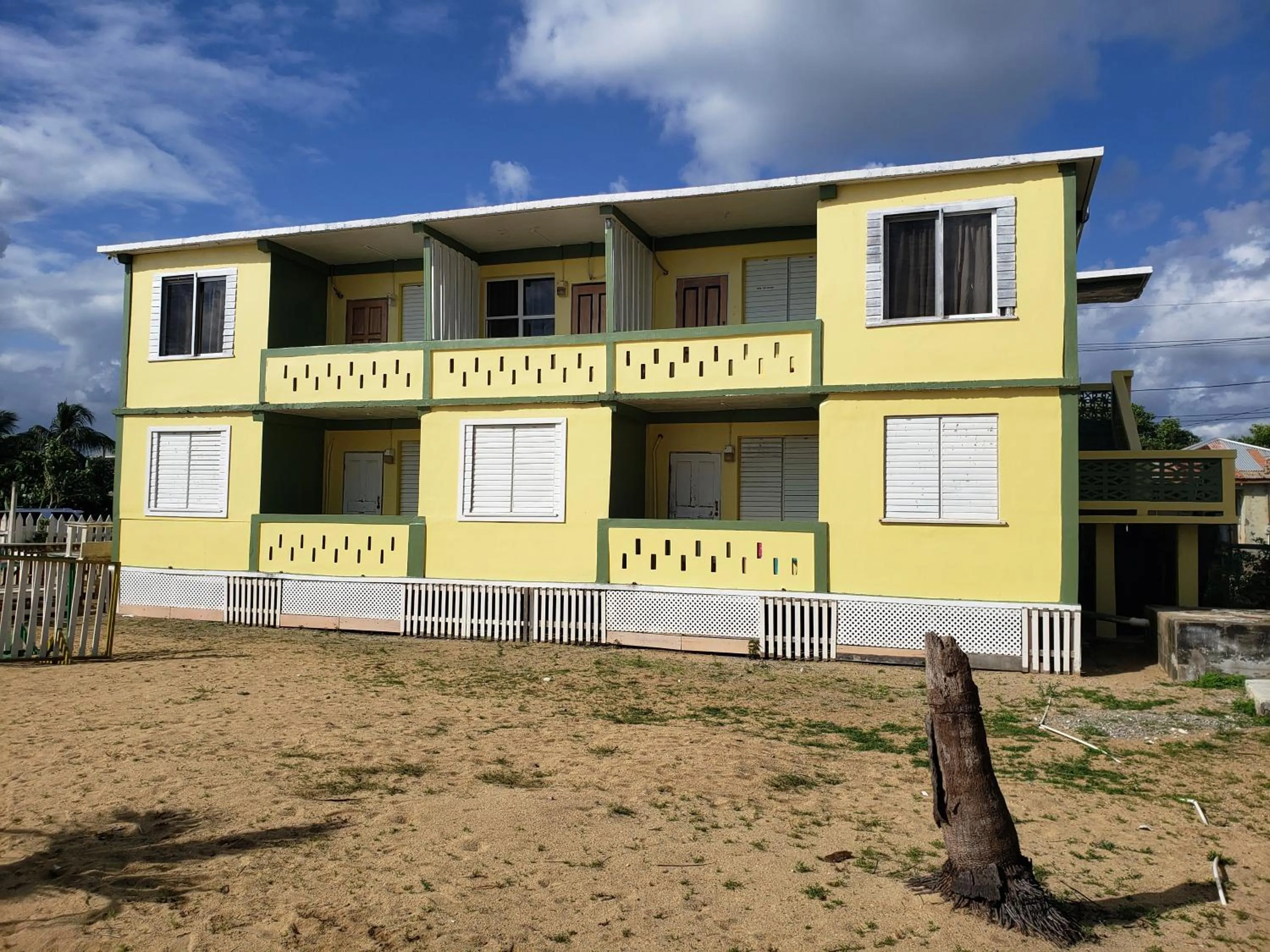 Property building in Pal's on the beach - Dangriga, Belize