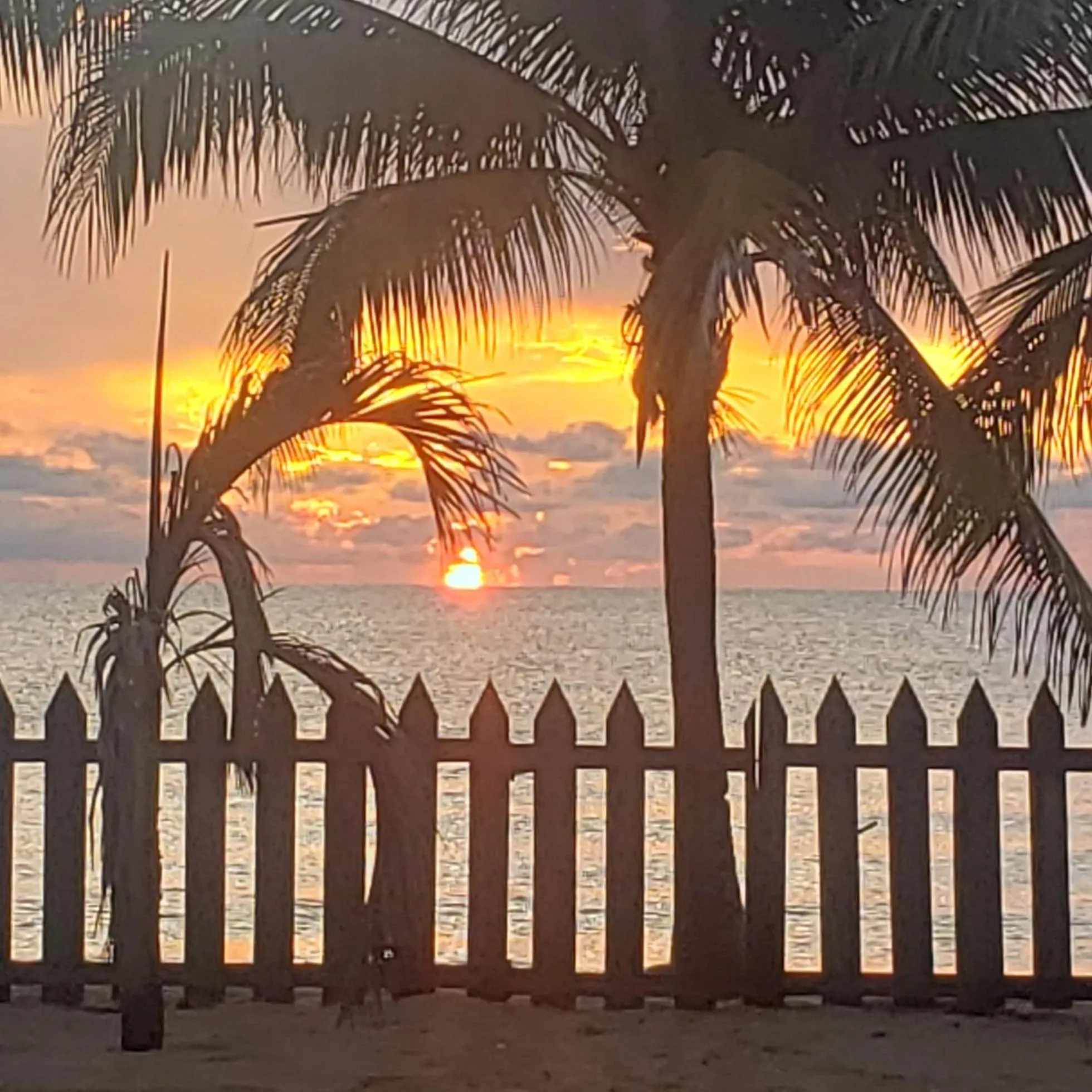 Sea view in Pal's on the beach - Dangriga, Belize