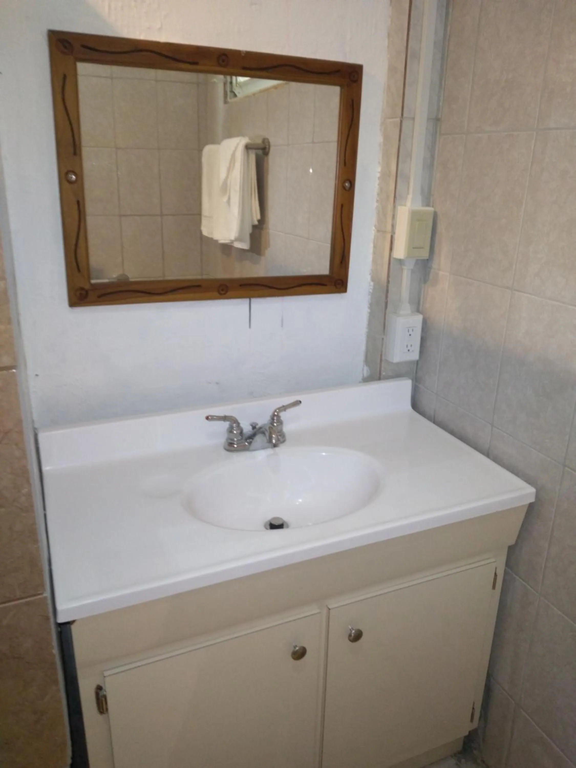 Bathroom in Pal's on the beach - Dangriga, Belize