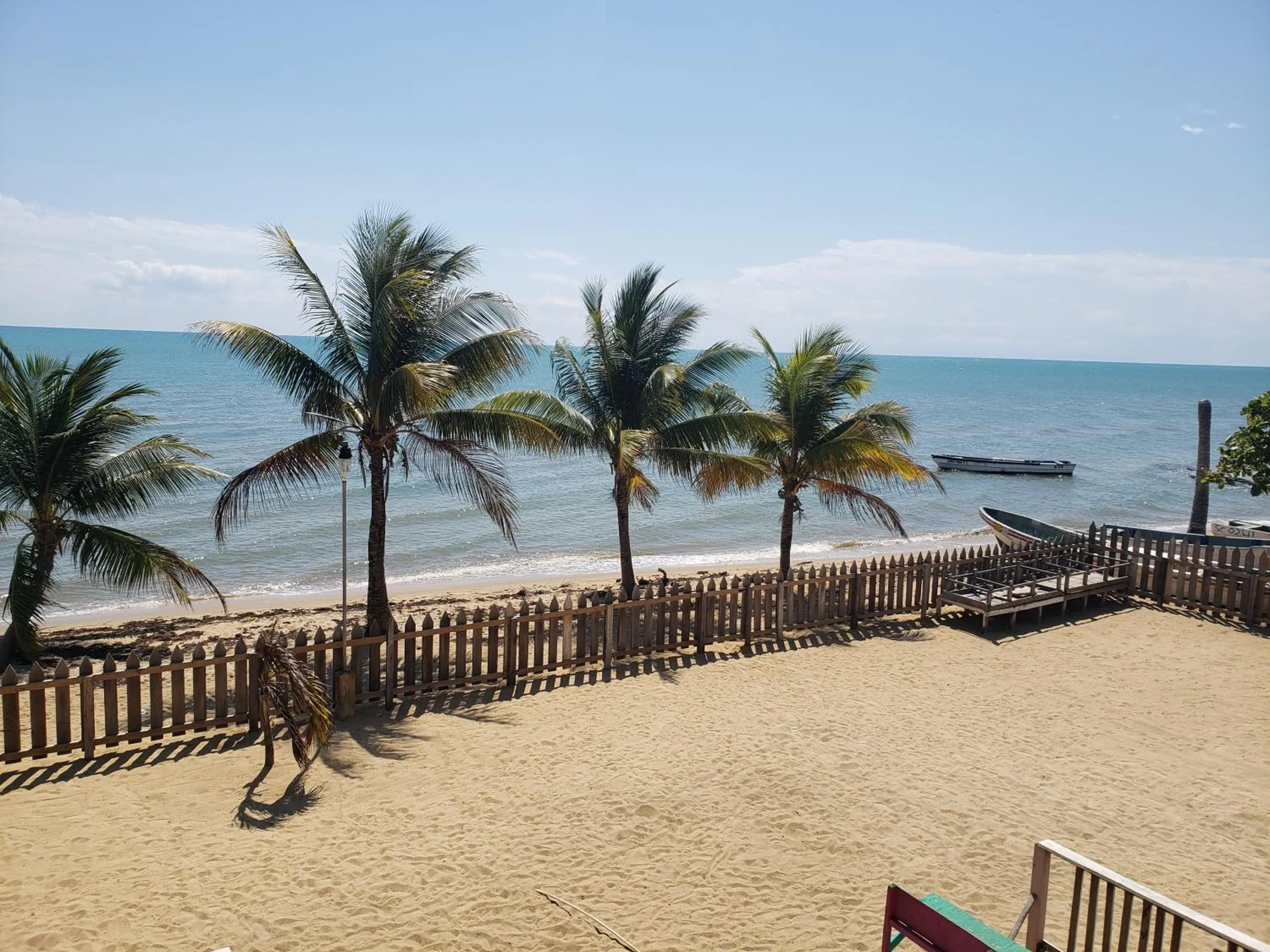 Beach in Pal's on the beach - Dangriga, Belize