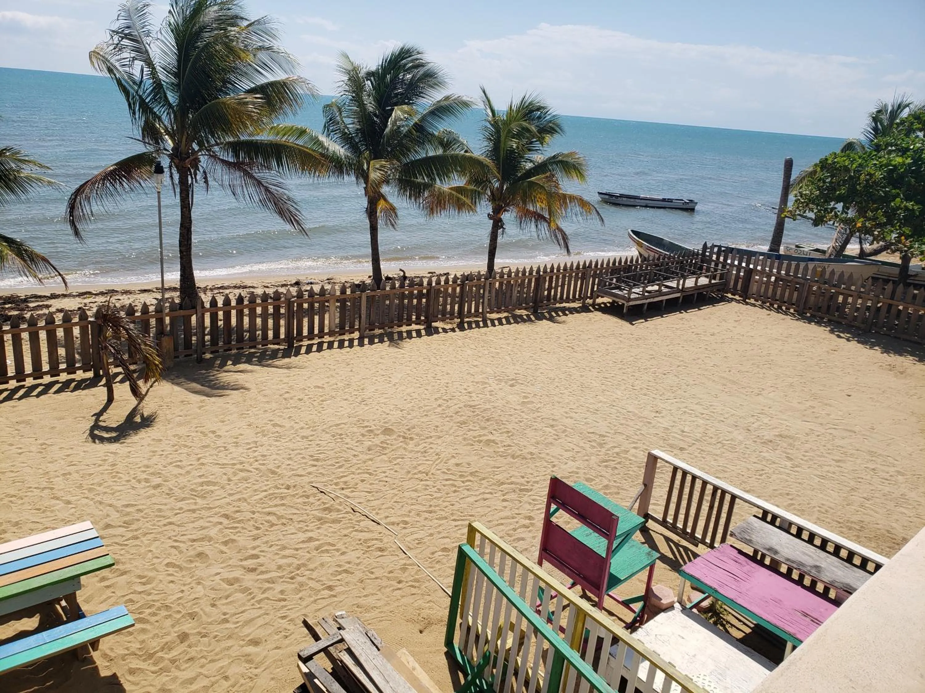 Beach in Pal's on the beach - Dangriga, Belize