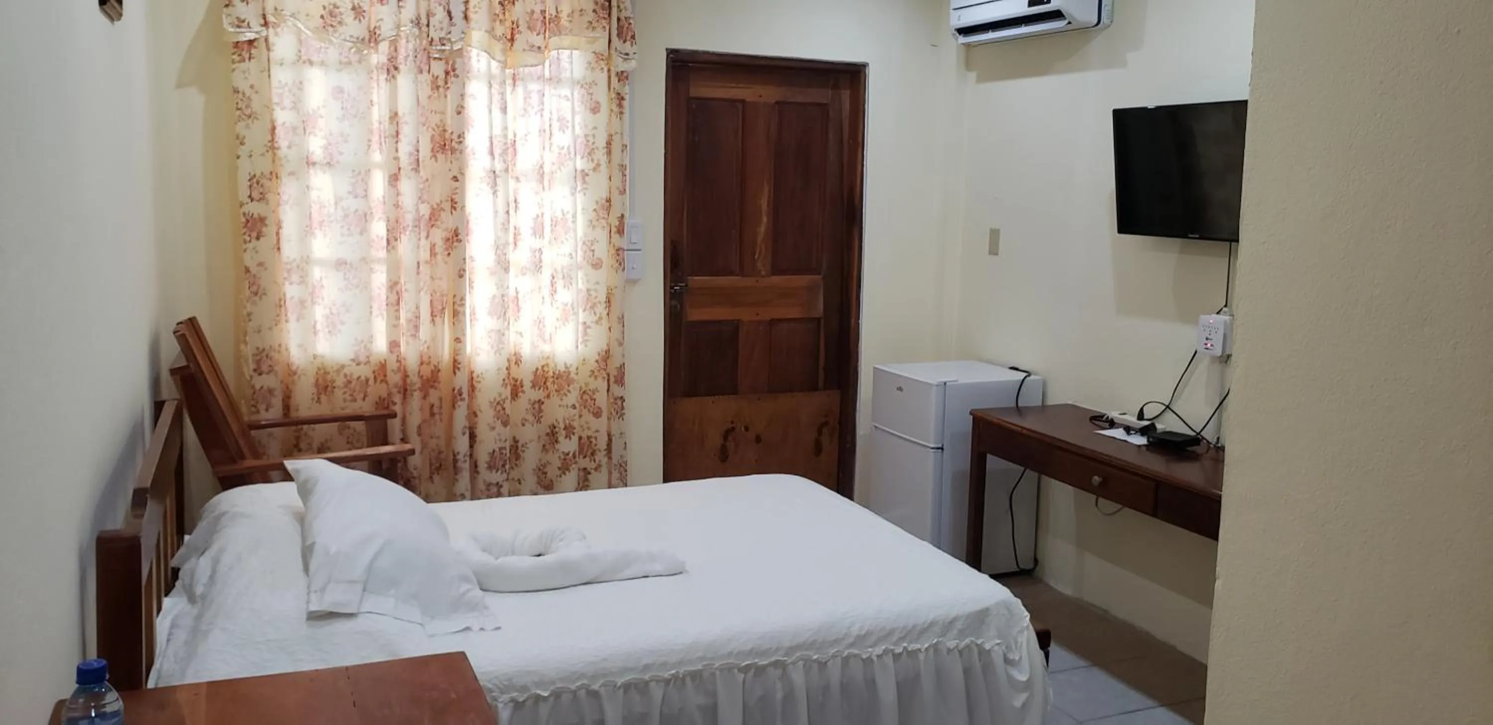 View (from property/room), Bed in Pal's on the beach - Dangriga, Belize