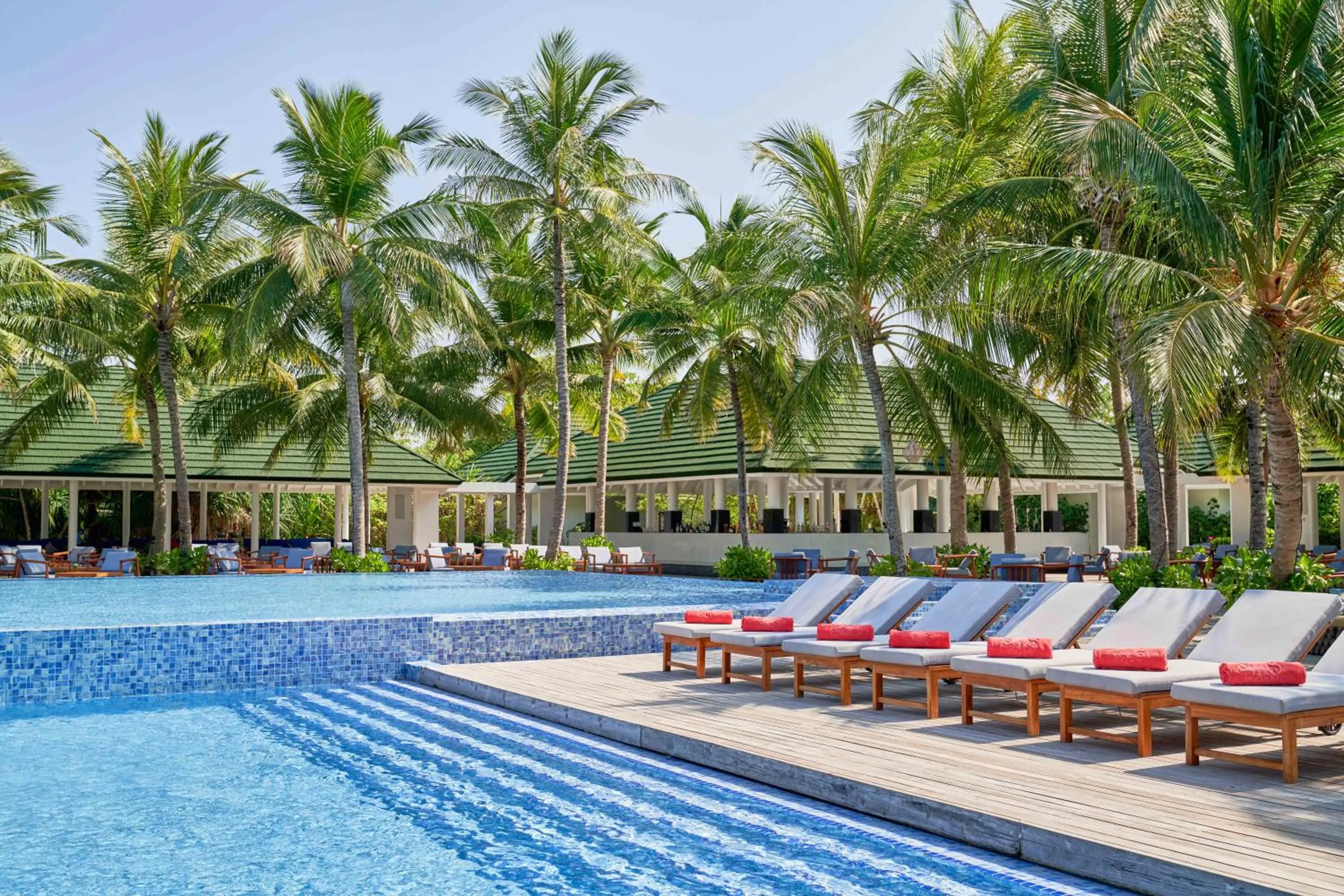 Day in Siyam World Maldives - 24-Hour Premium All-inclusive with Free Transfer