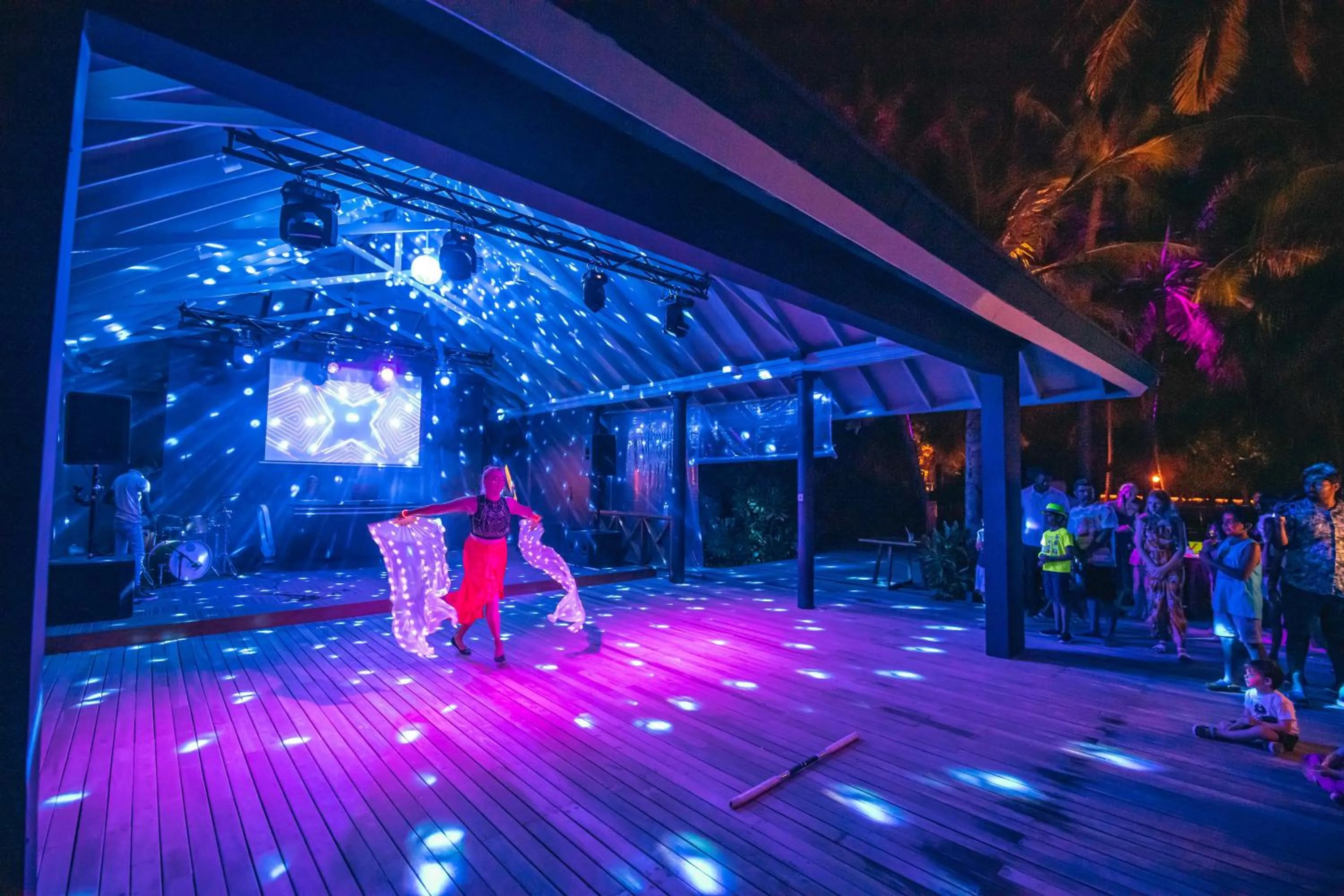 Evening entertainment in Siyam World Maldives - 24-Hour Premium All-inclusive with Free Transfer