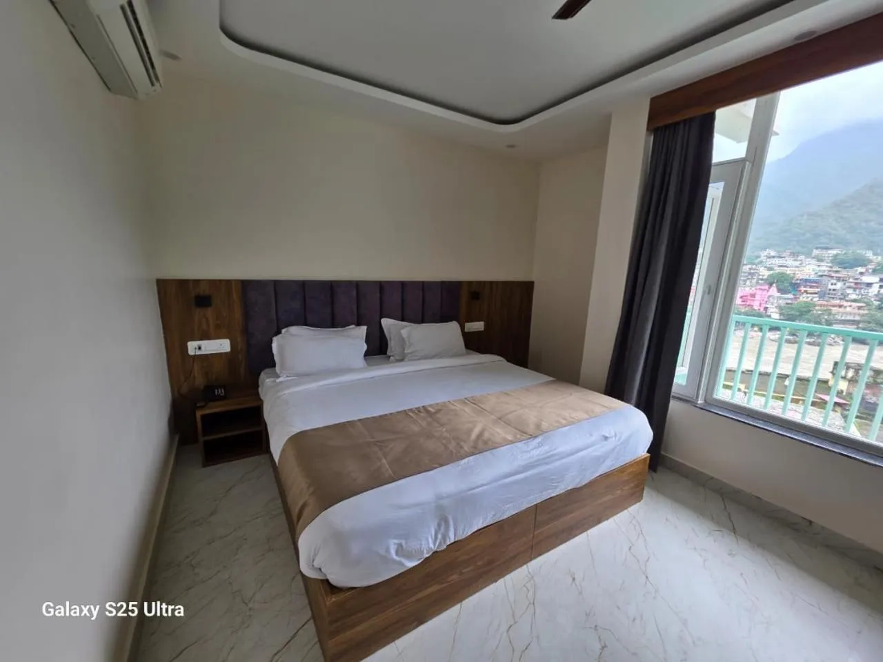 Bed in Hotel Shiva Yog Sthal