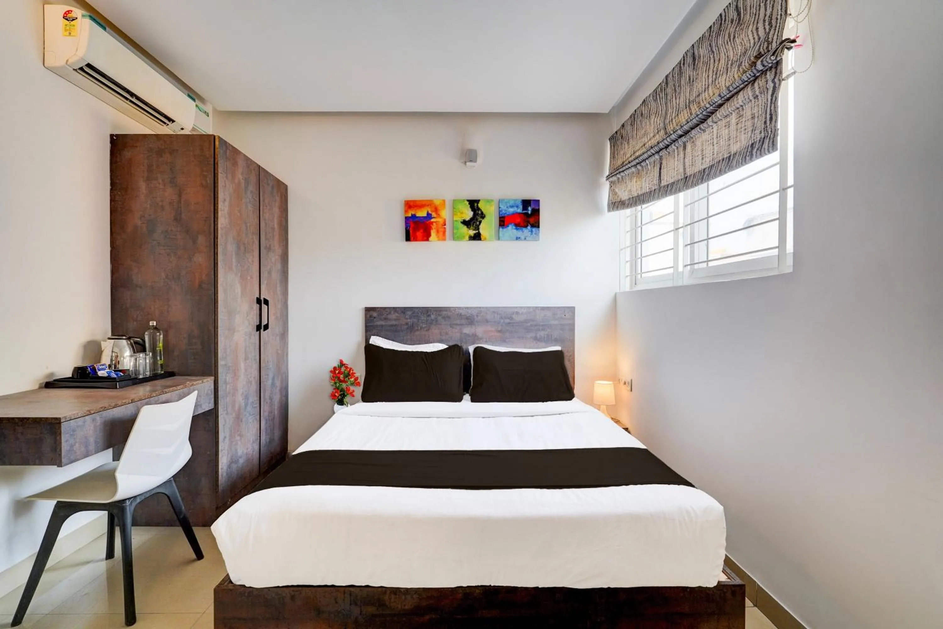 Bedroom, Bed in Super Townhouse Hebbal