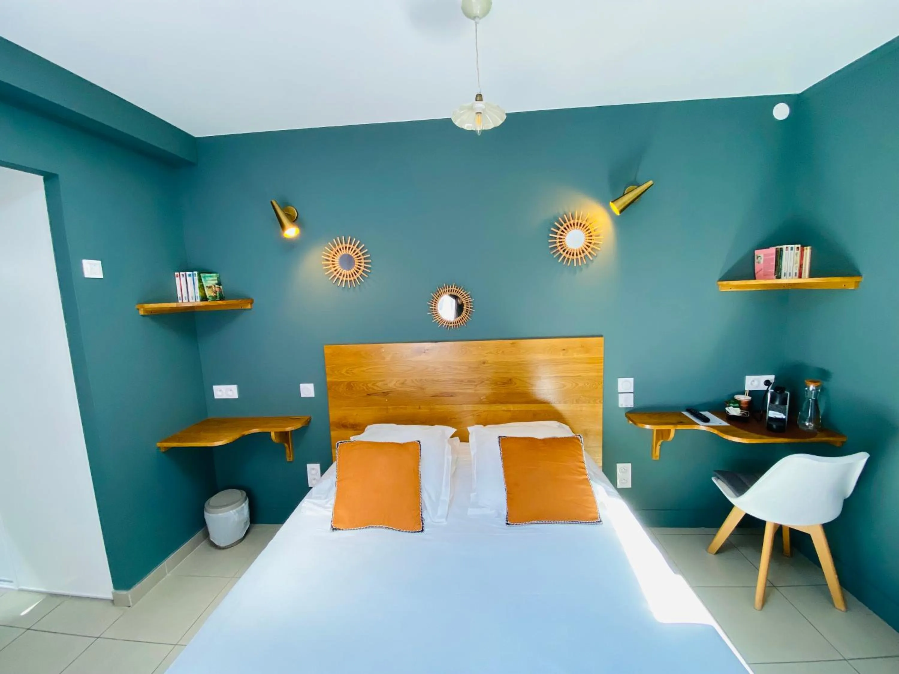 Photo of the whole room, Bed in Hotel Saint-Michel