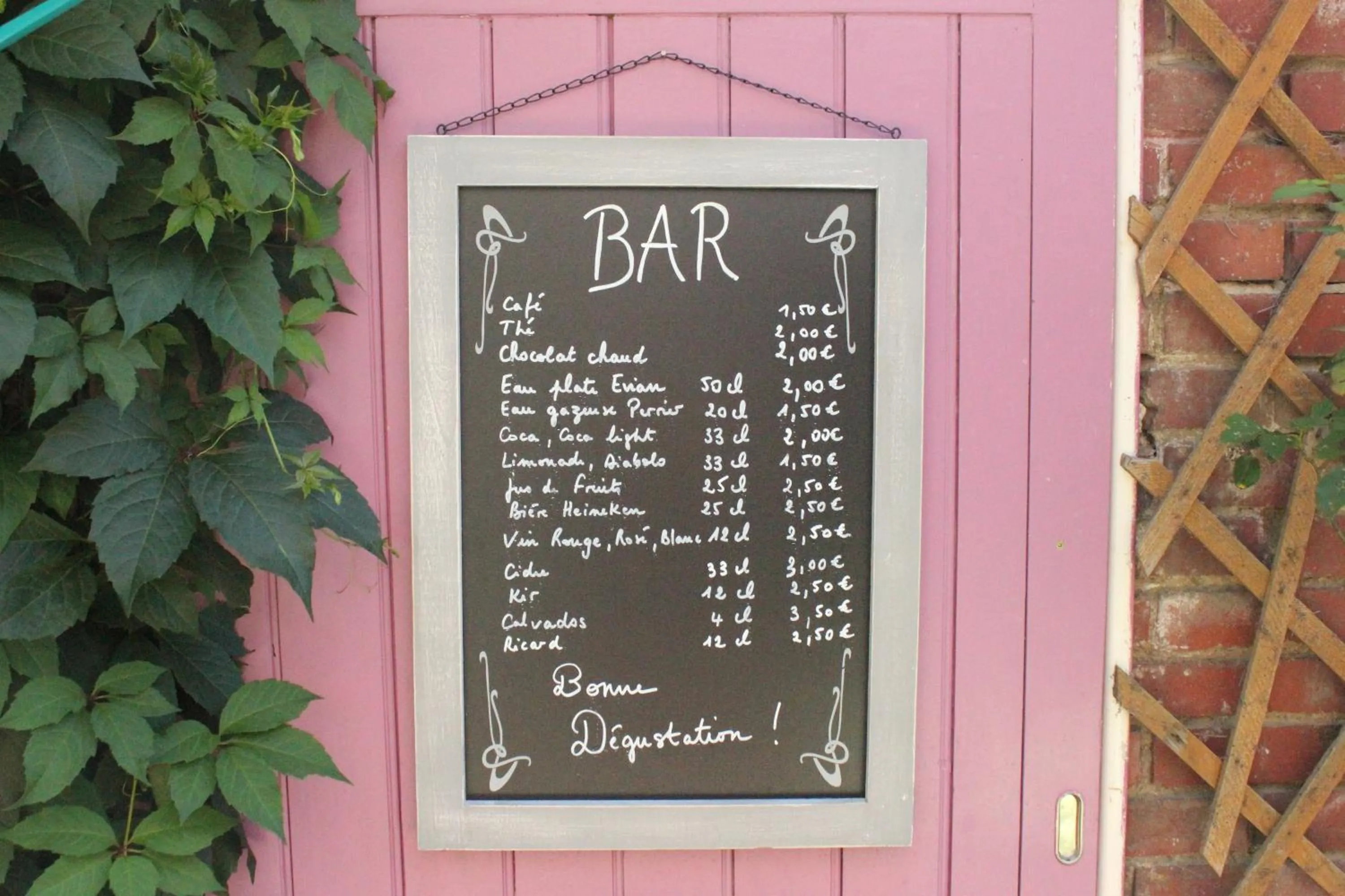 Lounge or bar in Hotel Saint-Michel