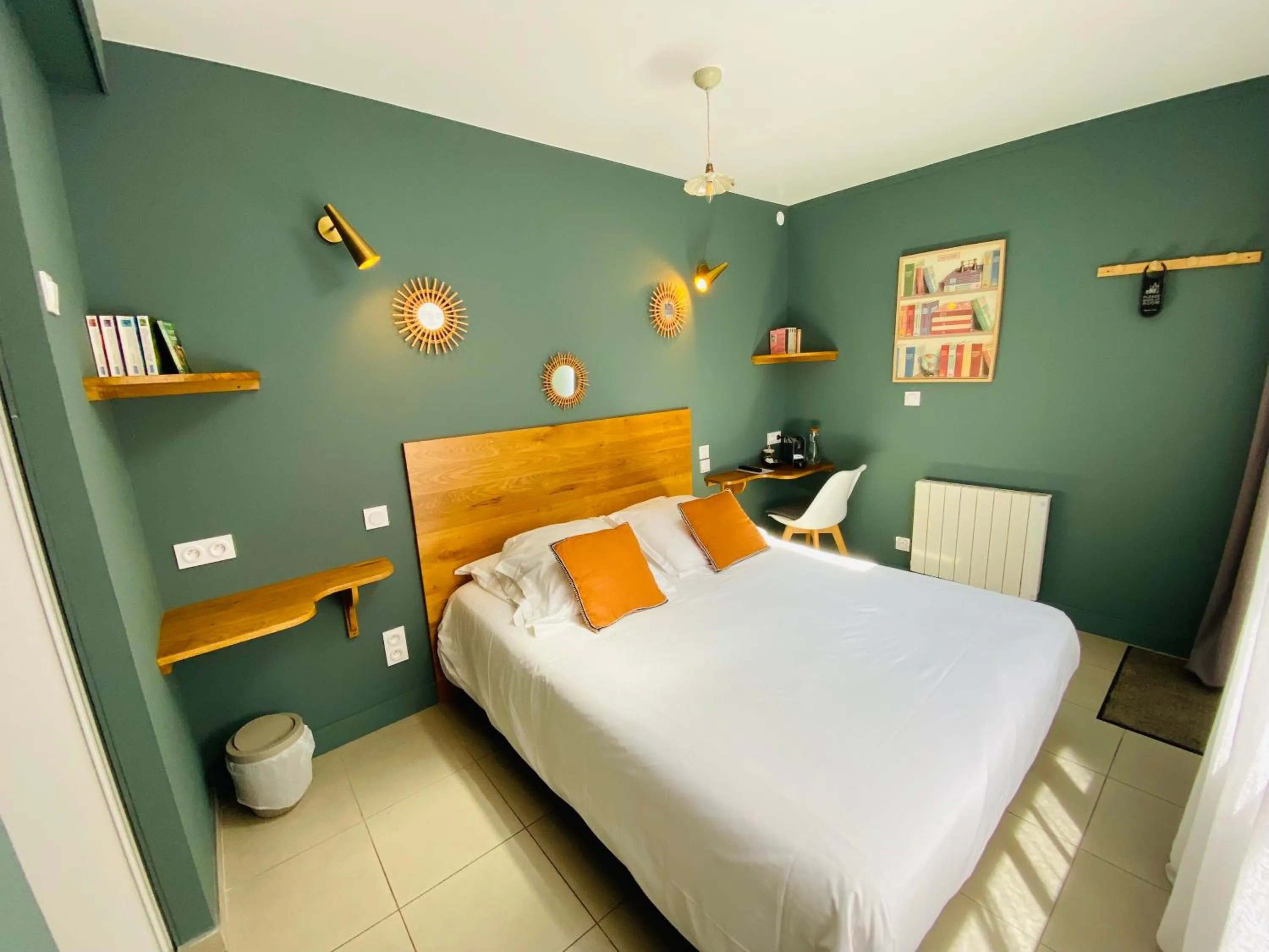 Photo of the whole room, Bed in Hotel Saint-Michel