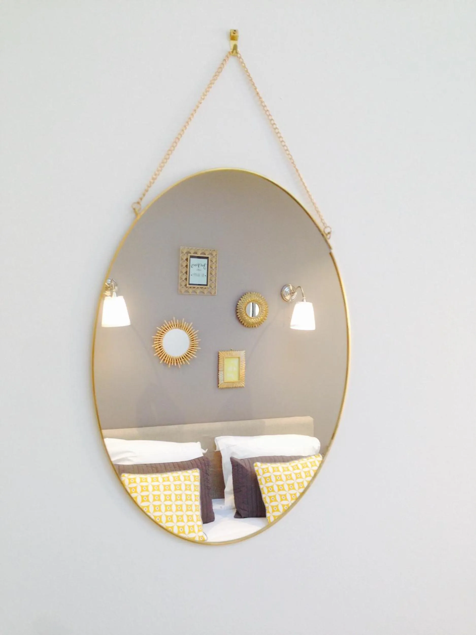 Bedroom in Hotel Saint-Michel