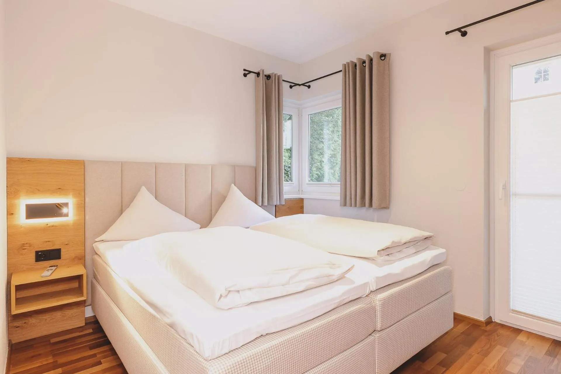 Bed in Auhof Wirtshaus & Suiten