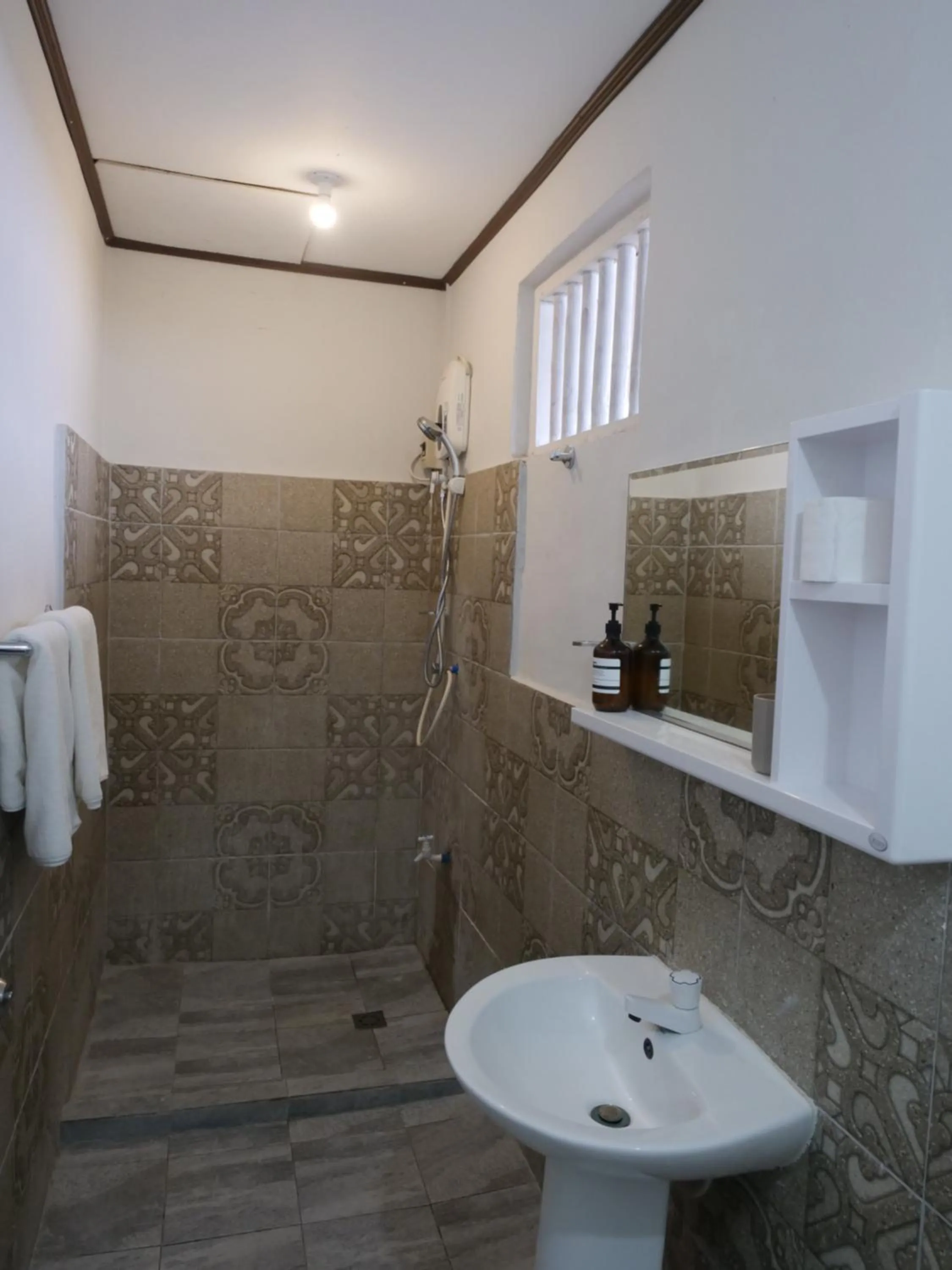 The Shark's Tail Dive Resort