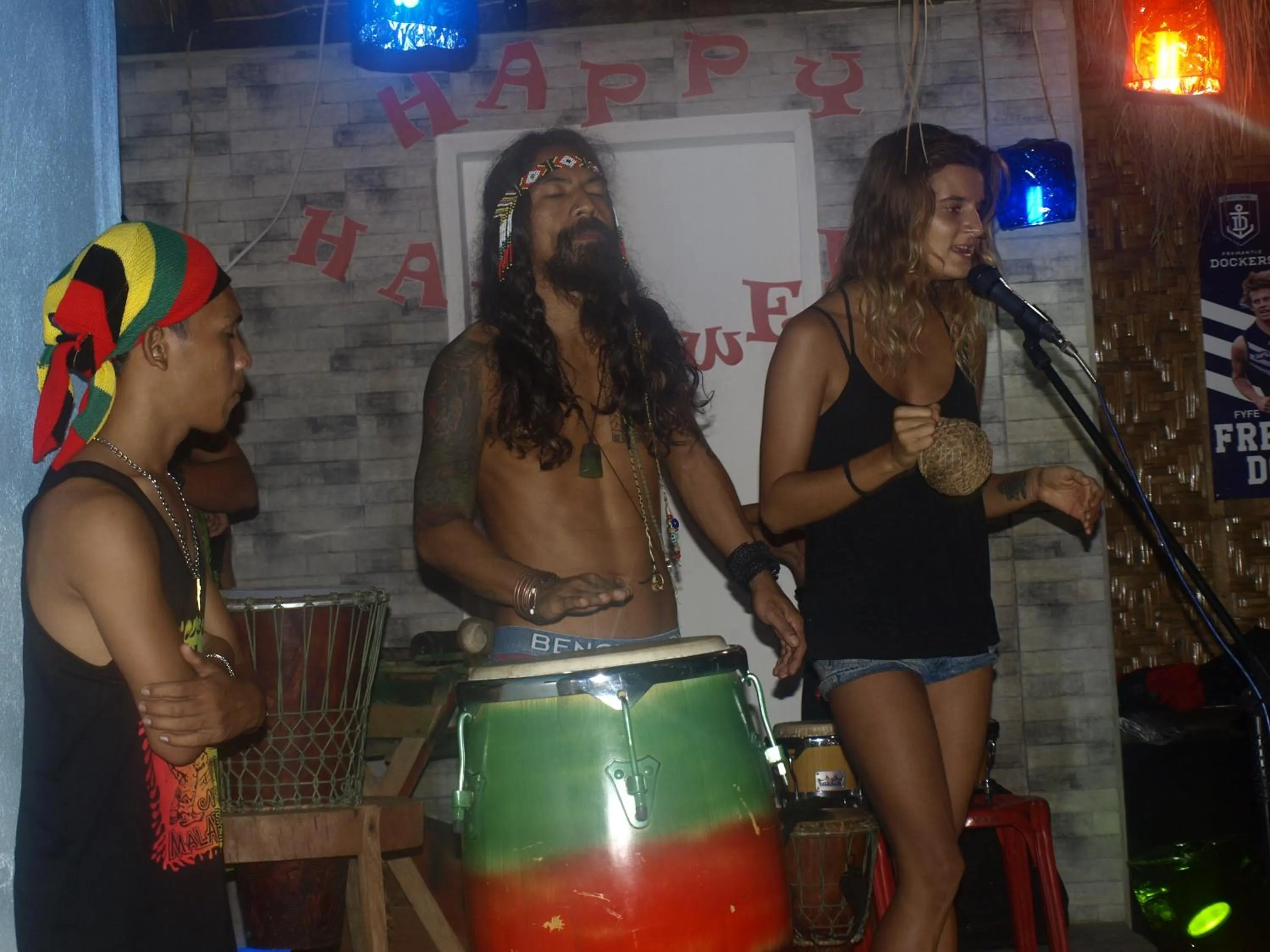 Lounge or bar in The Shark's Tail Dive Resort