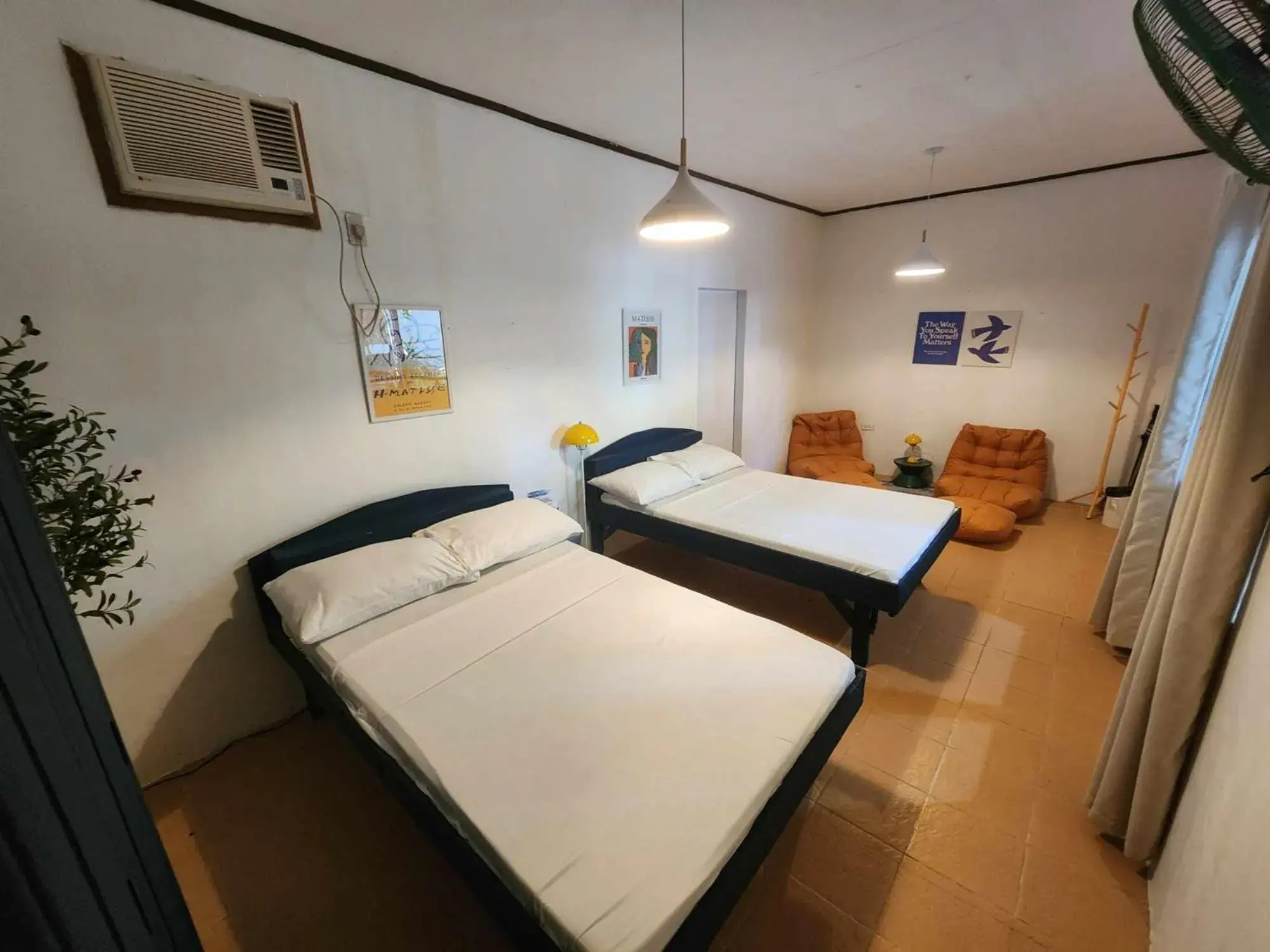 Family Room in The Shark's Tail Dive Resort Family Room in The Shark's Tail Dive Resort