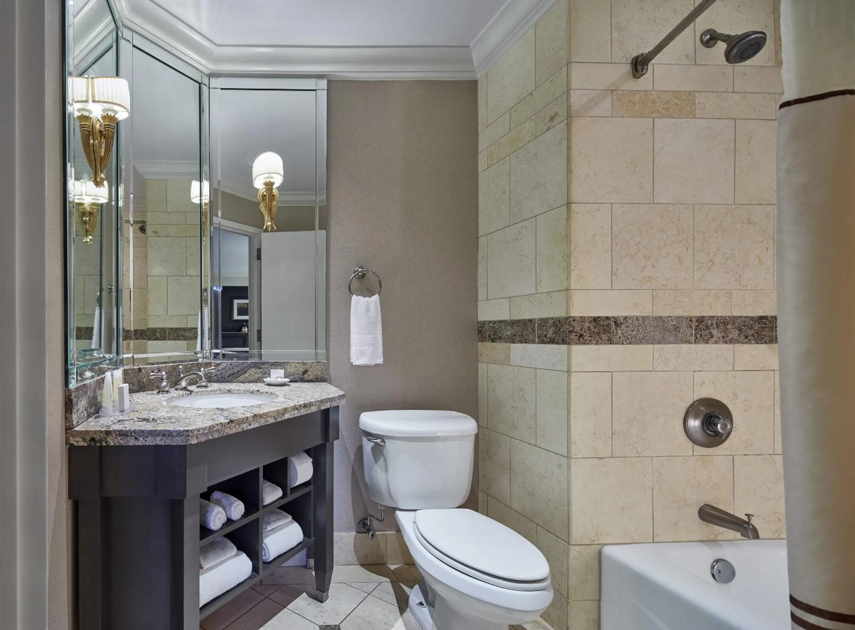 Bathroom in Horseshoe Tunica, A Caesars Destination