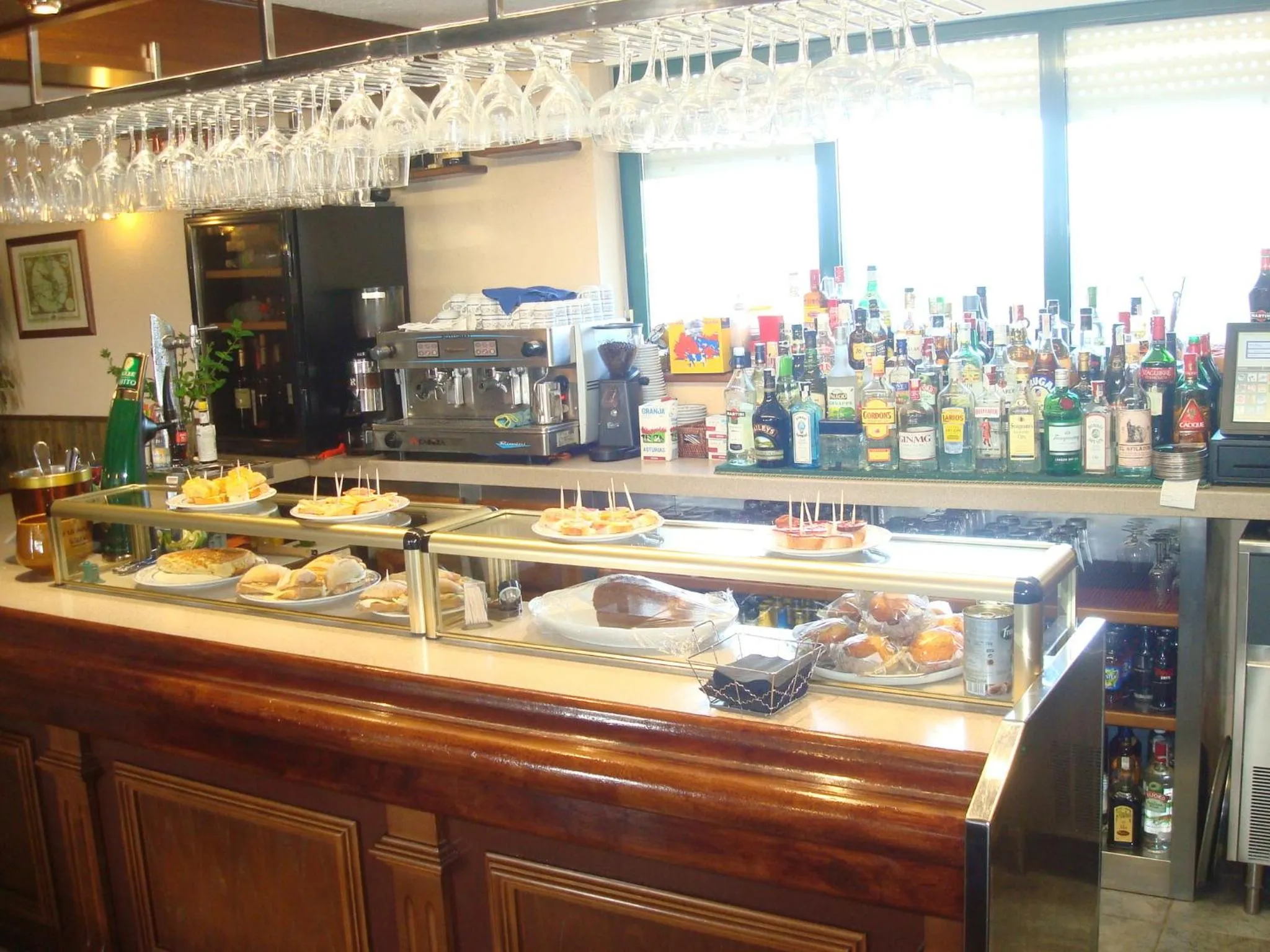 Lounge or bar in Hotel Brisamar