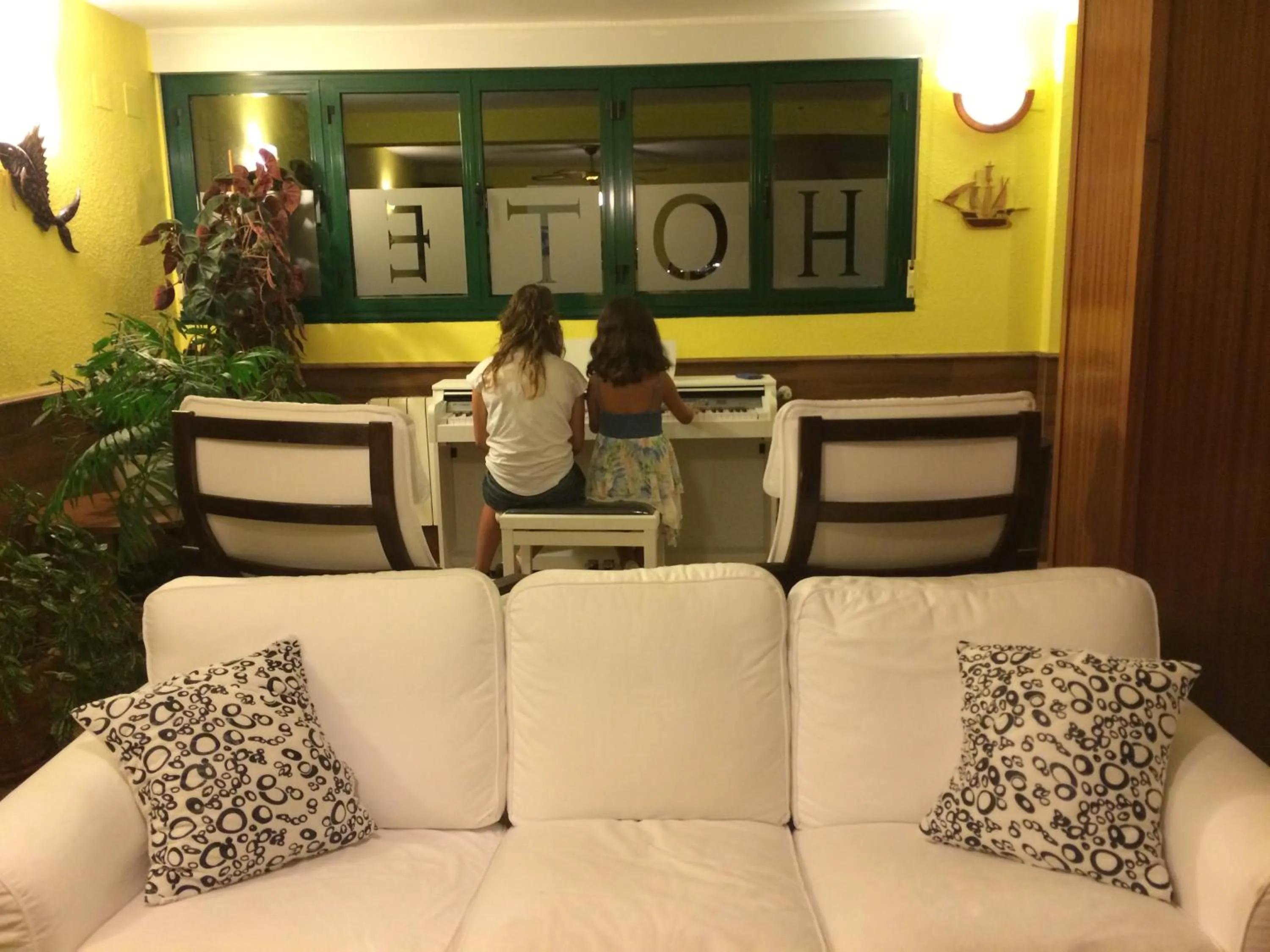 People in Hotel Brisamar