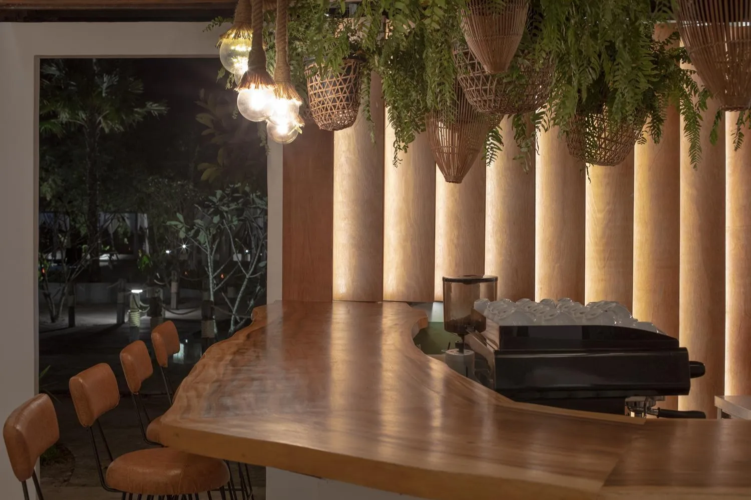 La Passion by Achariyak