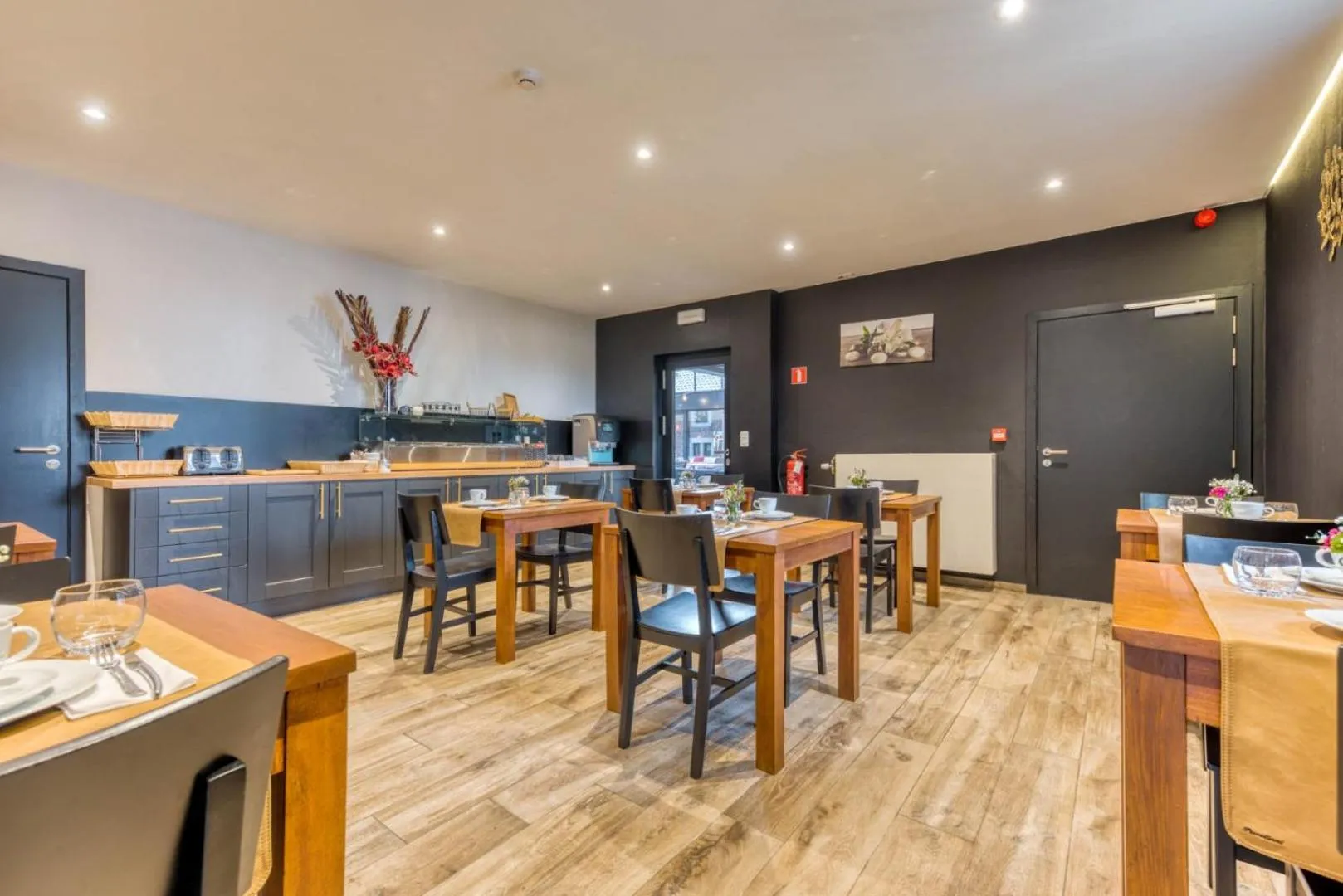 Buffet breakfast in Hôtel Mosa