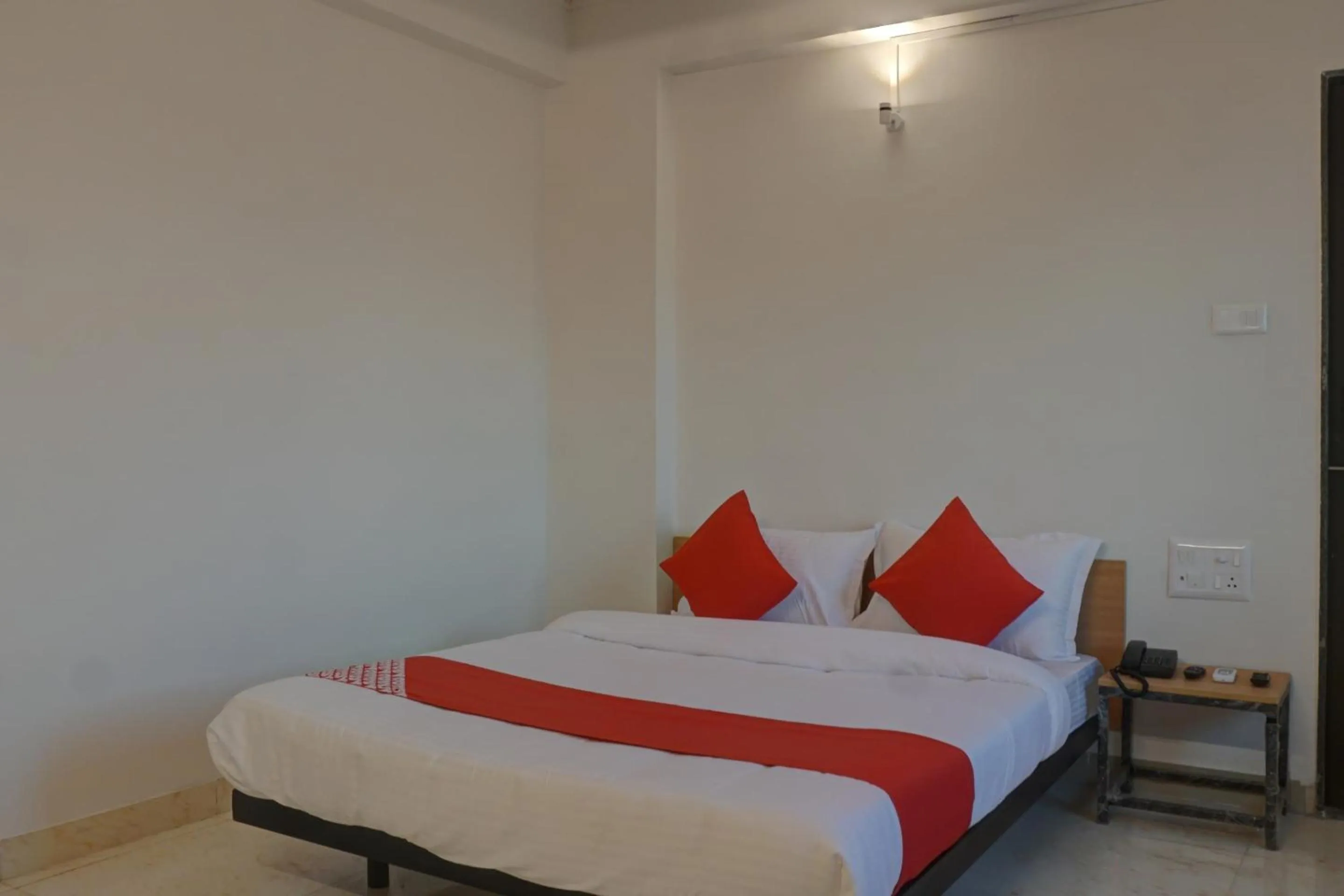 Bedroom in Hotel O Sbk Icon Near Fun Time Multiplex