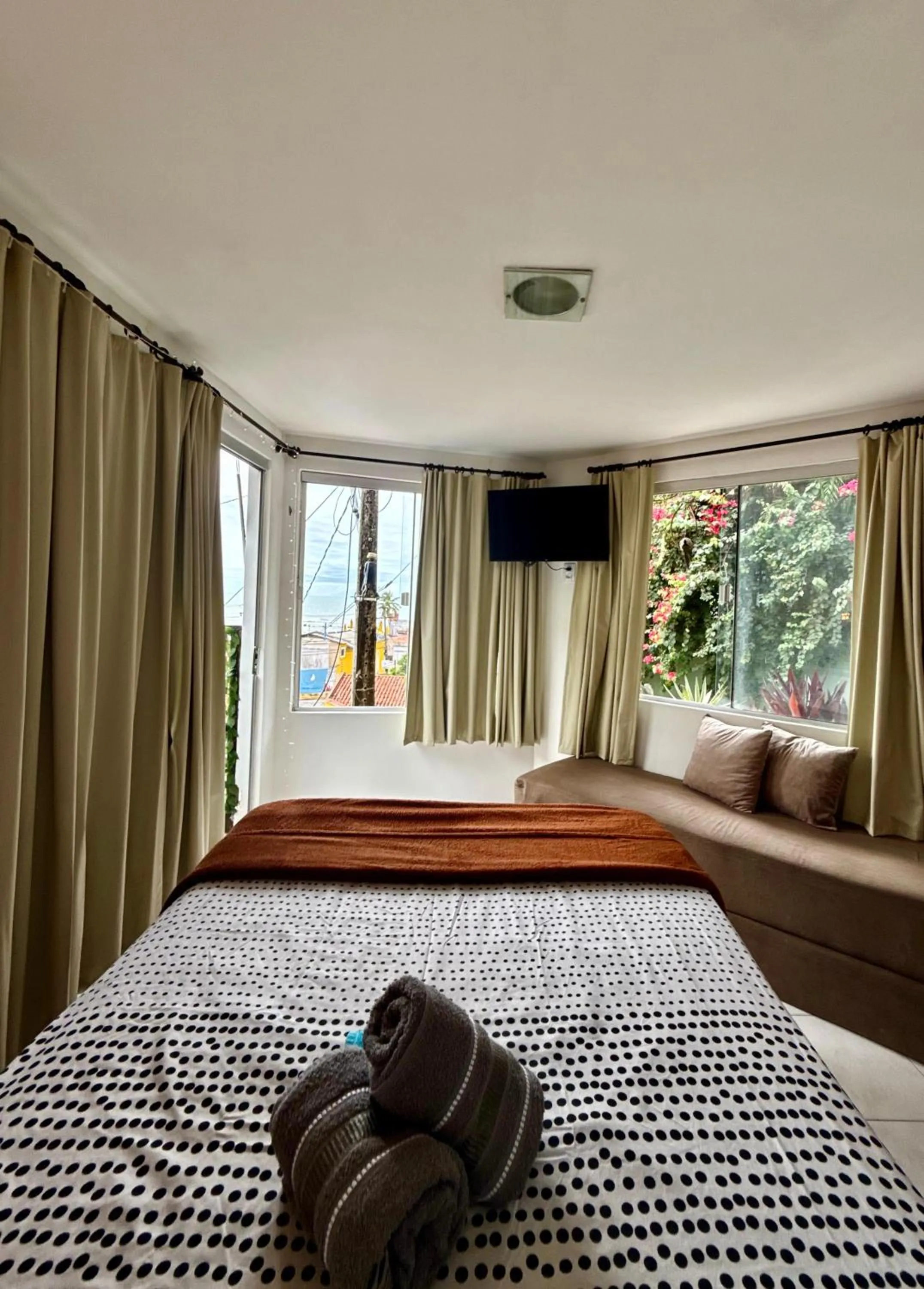 Bedroom, Bed in Cores da pipa flats