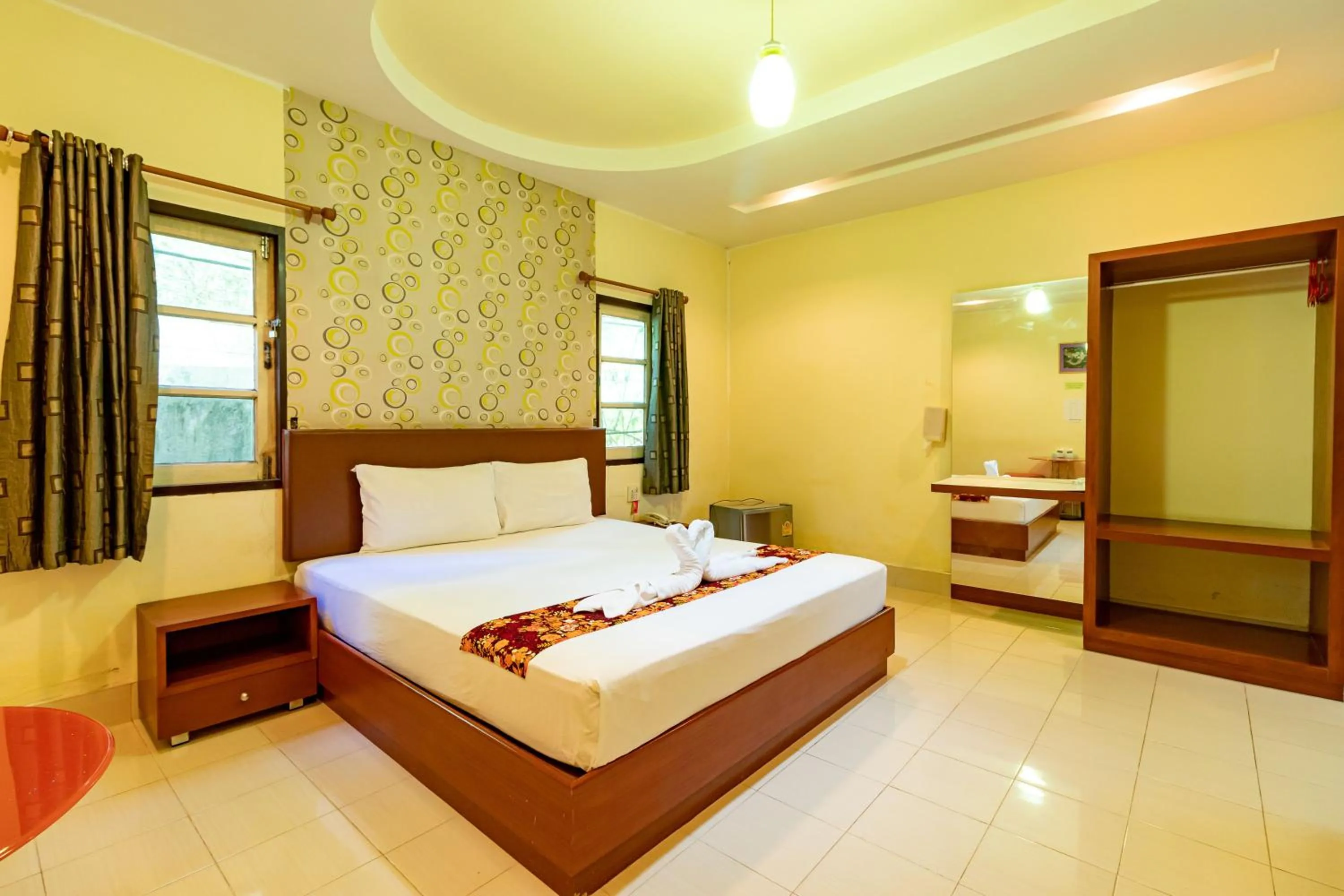 Photo of the whole room, Bed in Ban Suan Chomdao Resort