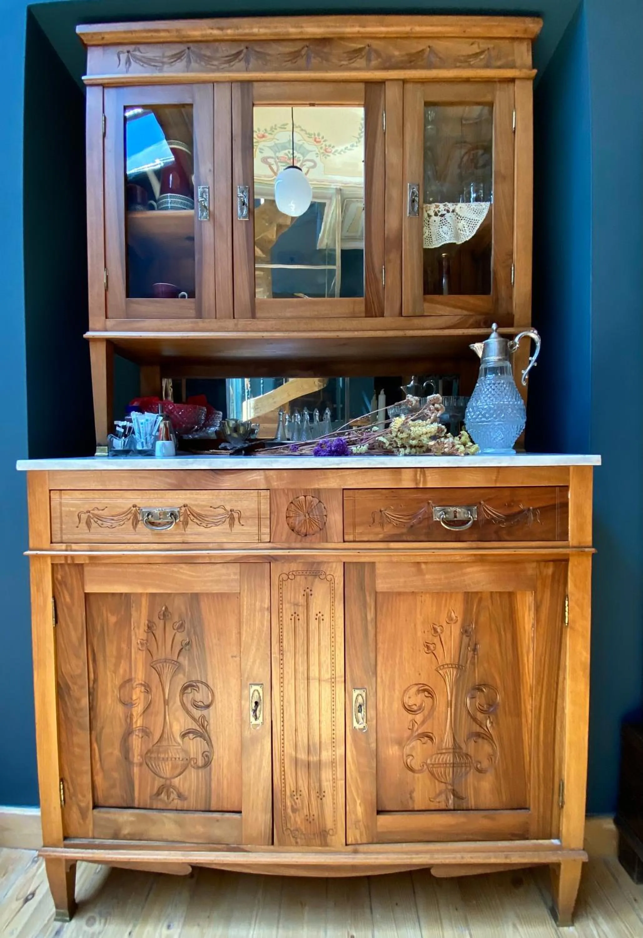 Food and drinks in VASILIKON Hotel 1888 the past is present HISTORICAL PRESERVATION MONUMENT