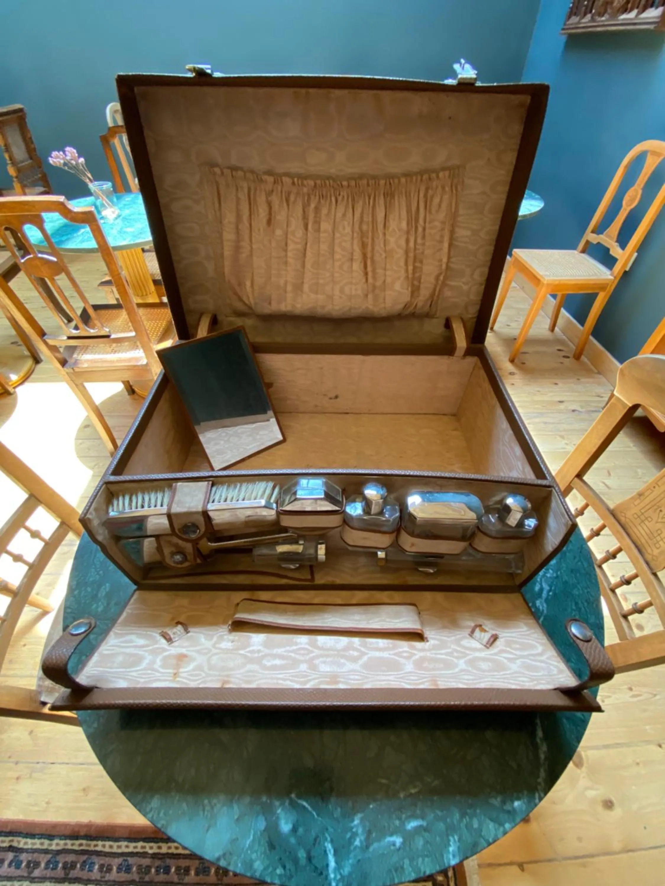 Living room in VASILIKON Hotel 1888 the past is present HISTORICAL PRESERVATION MONUMENT